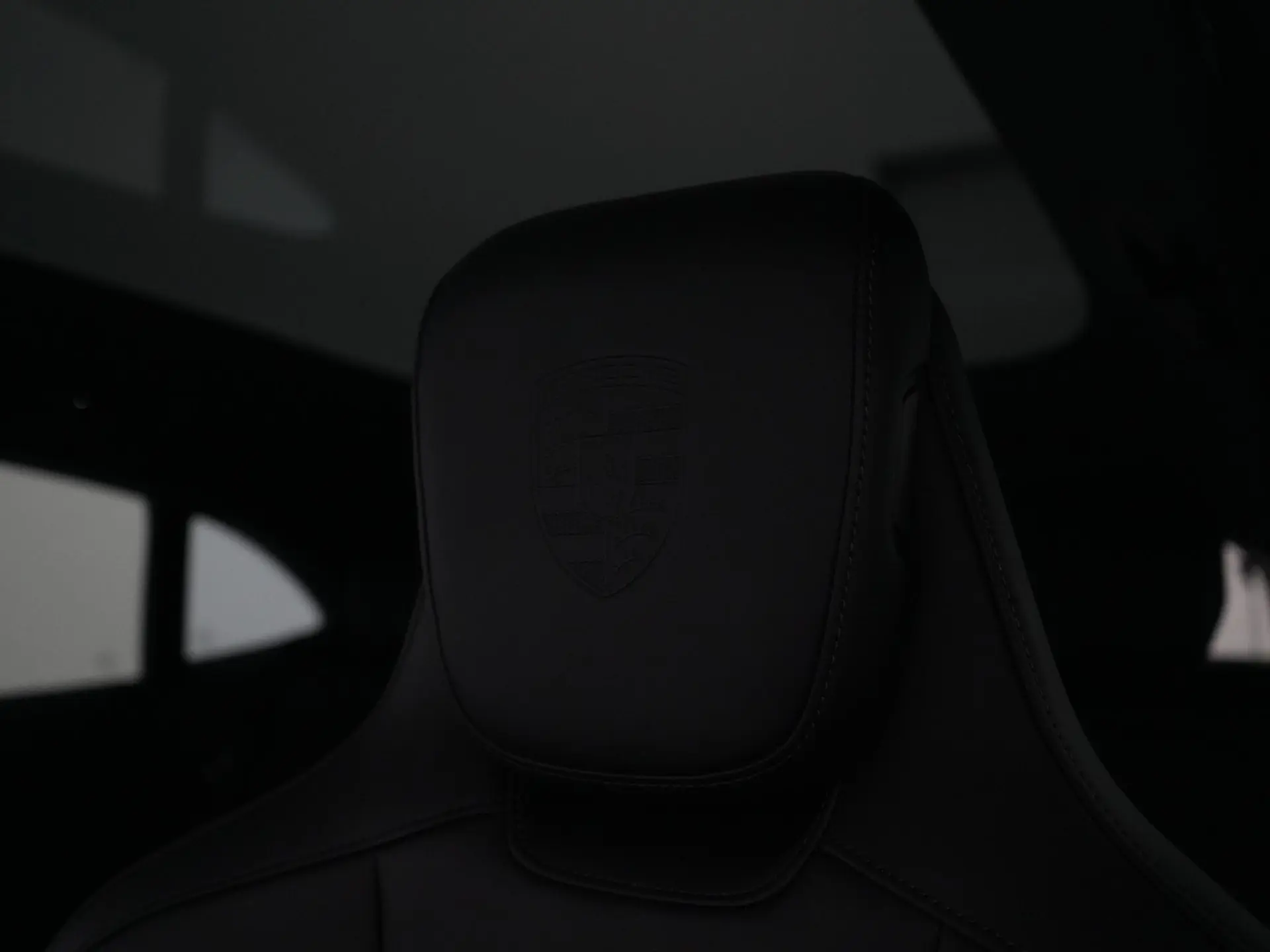 Taycan Sport Turismo Black Edition