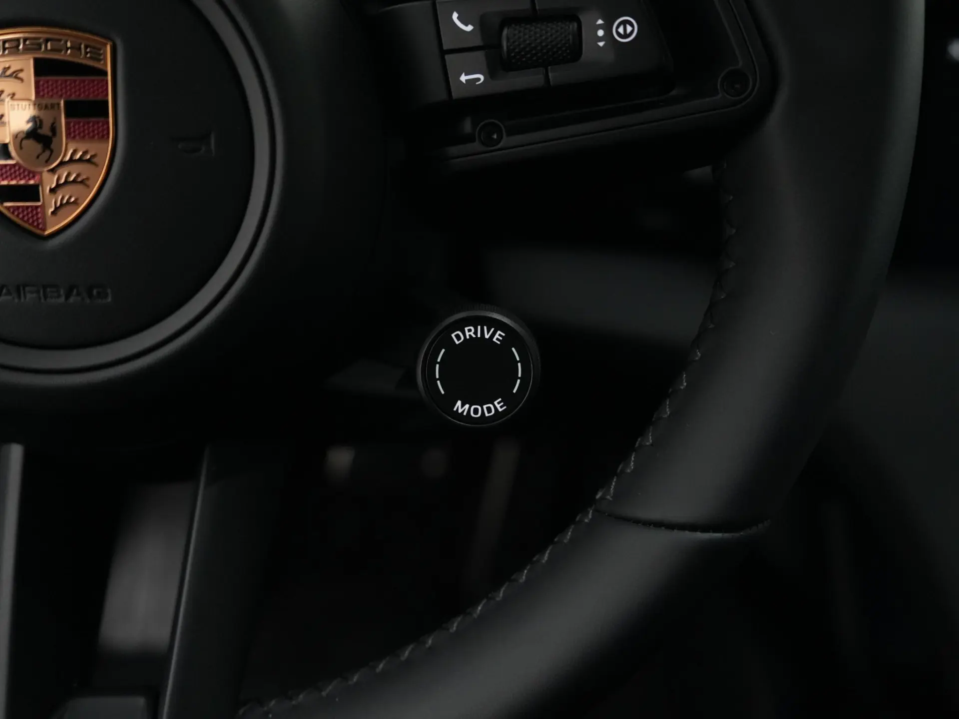 Taycan Sport Turismo Black Edition