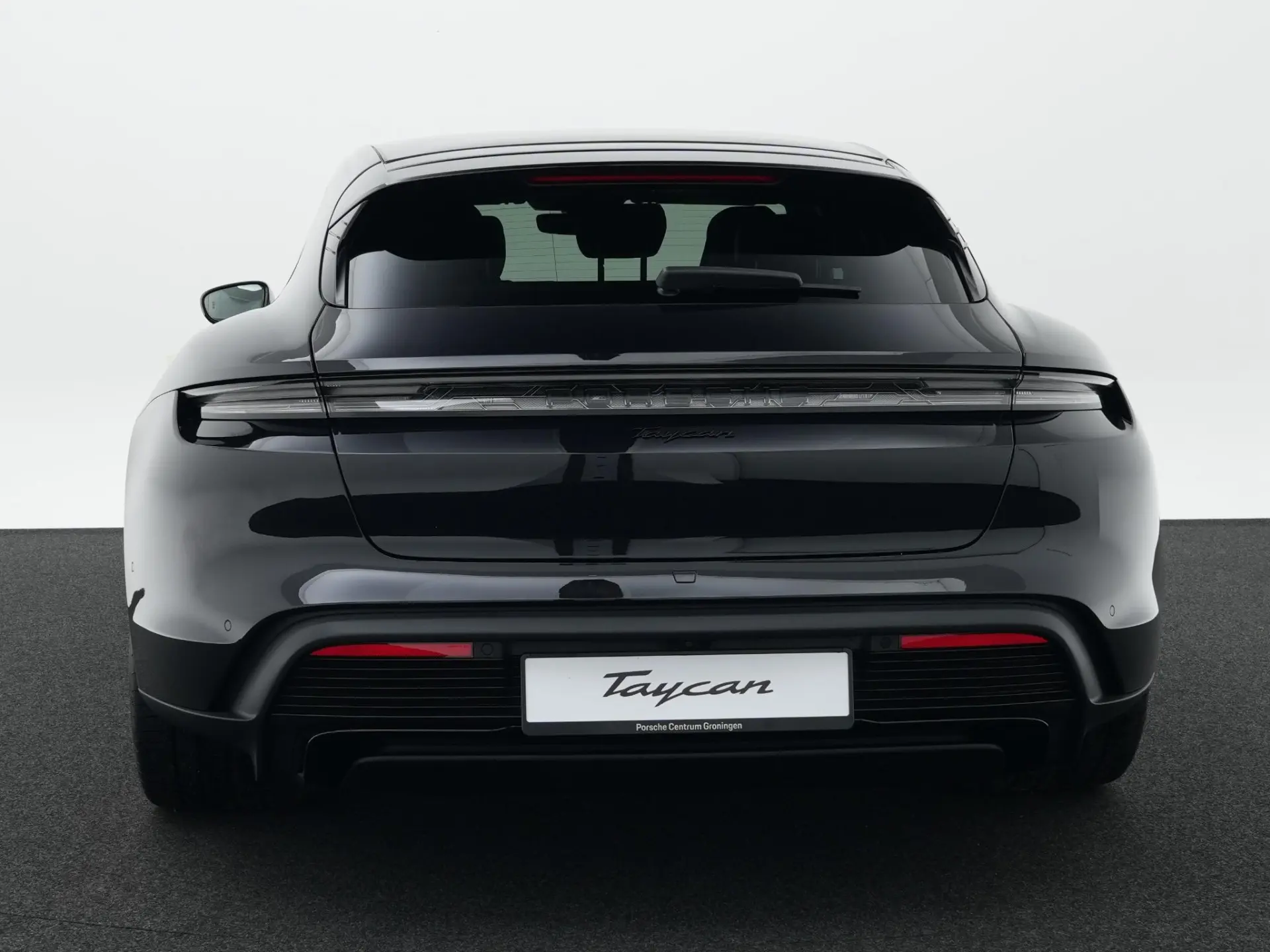 Taycan Sport Turismo Black Edition