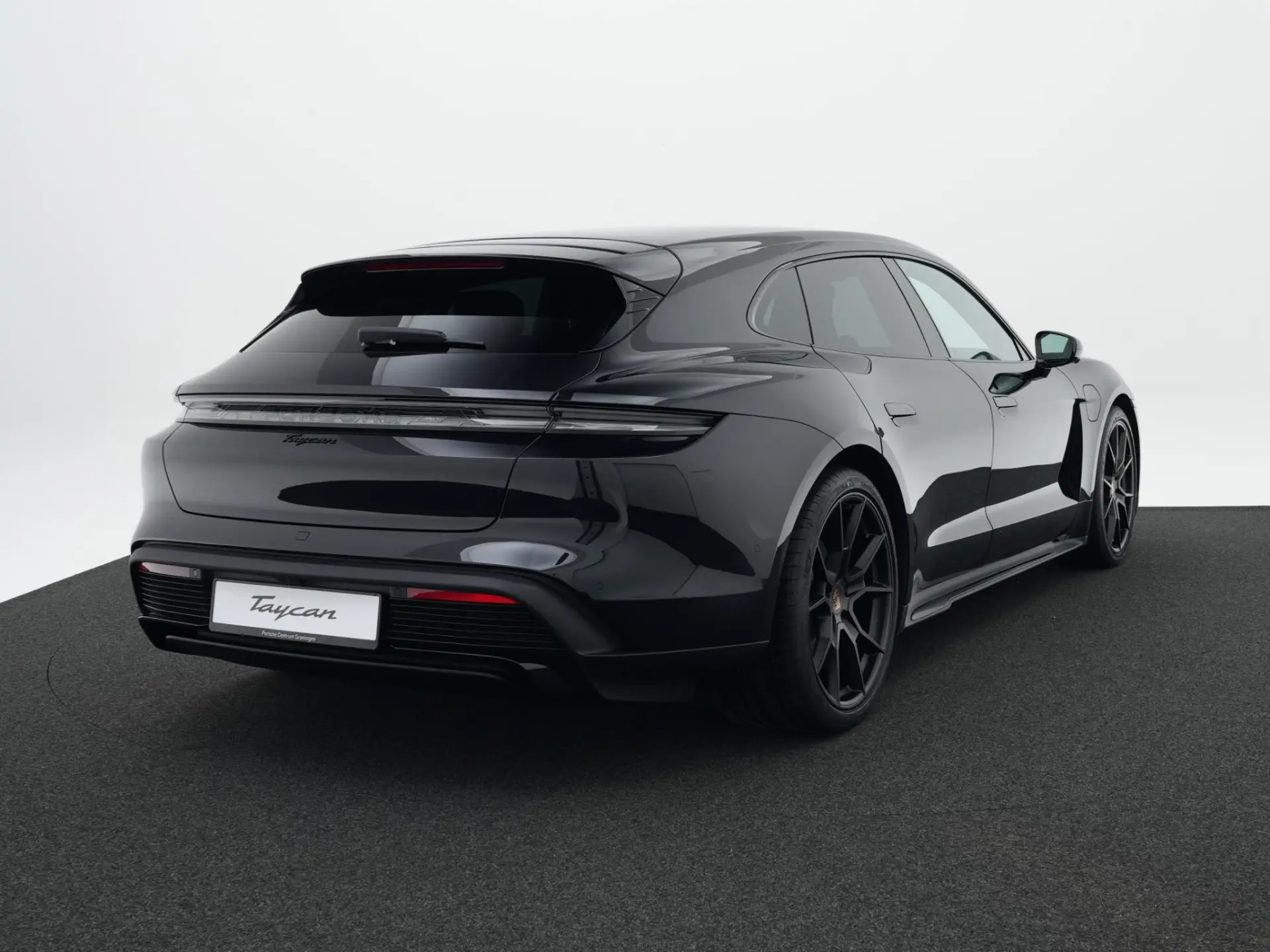 Taycan Sport Turismo Black Edition