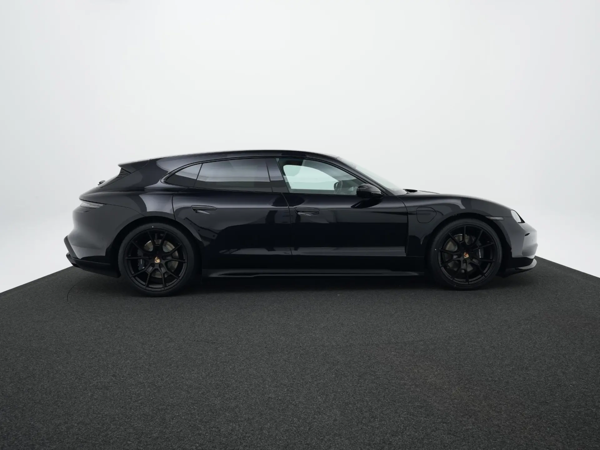 Taycan Sport Turismo Black Edition