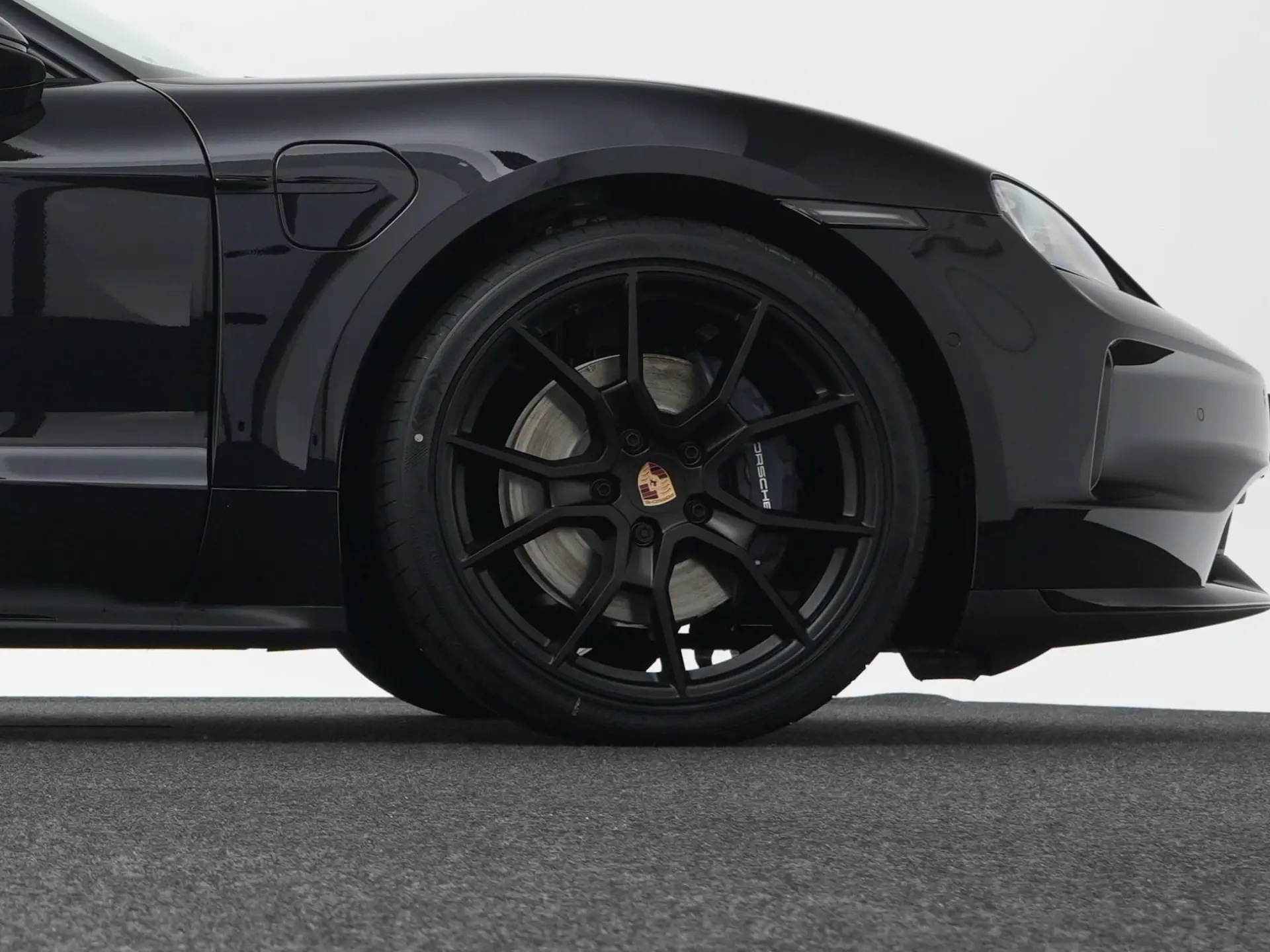 Taycan Sport Turismo Black Edition