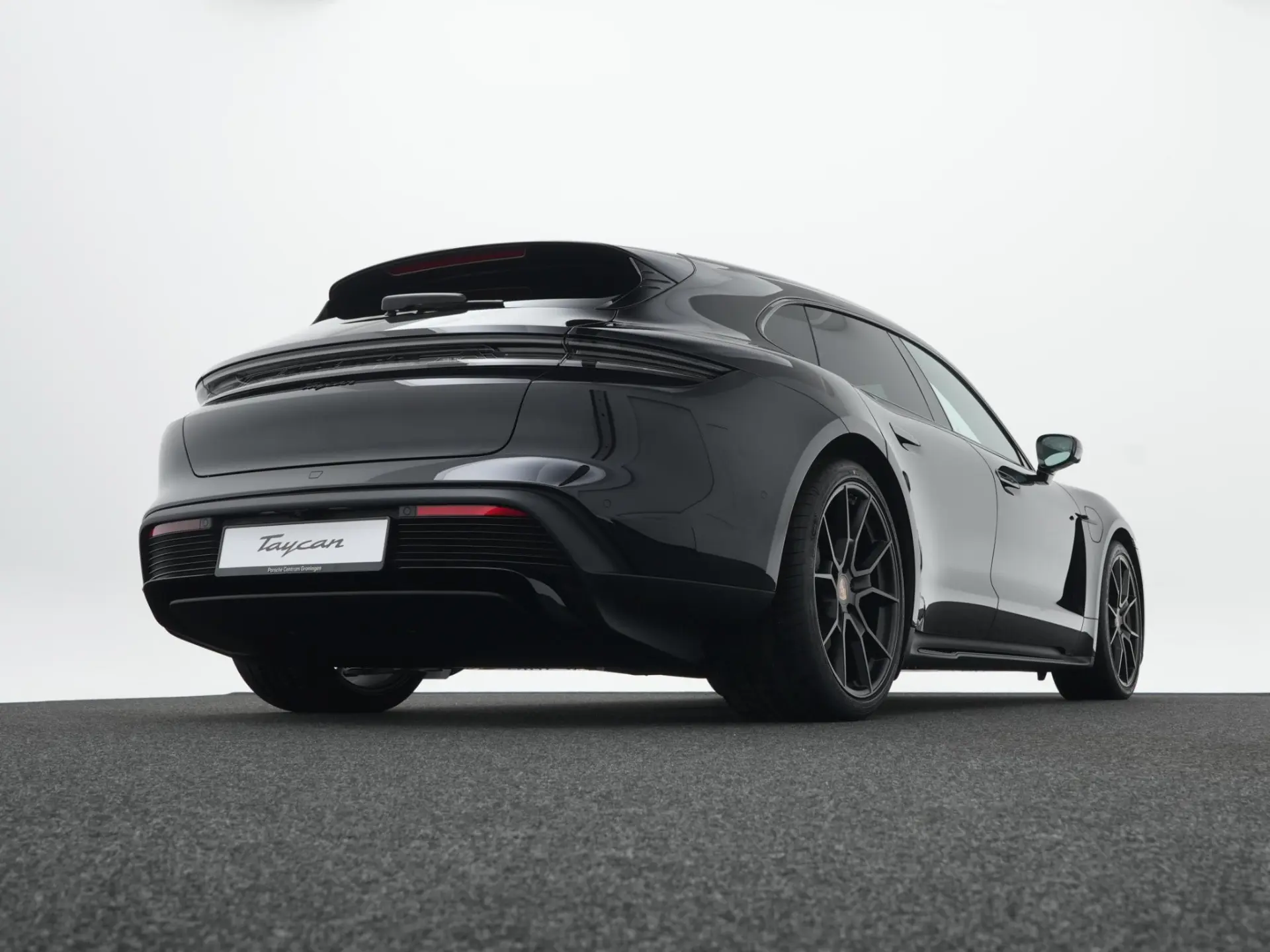 Taycan Sport Turismo Black Edition