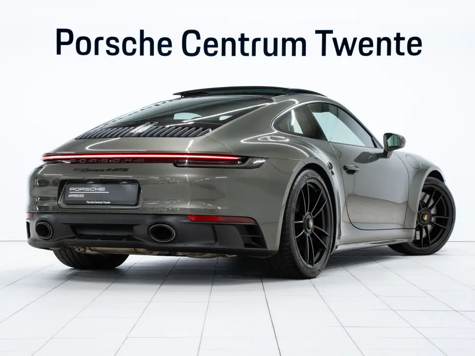 Porsche 911 Carrera 4 GTS