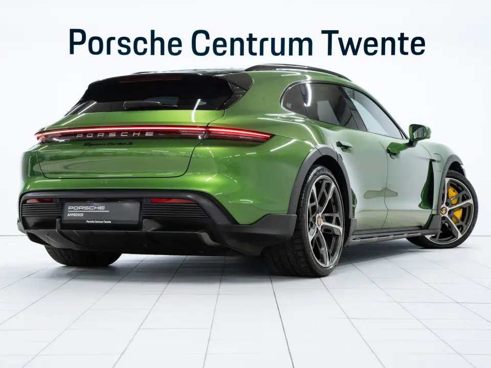 Taycan Turbo S Cross Turismo