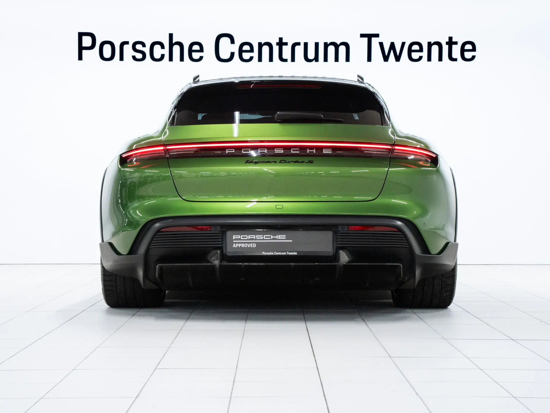 Taycan Turbo S Cross Turismo