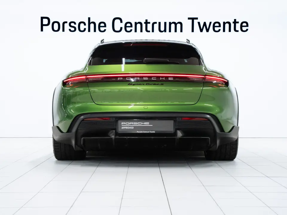 Taycan Turbo S Cross Turismo
