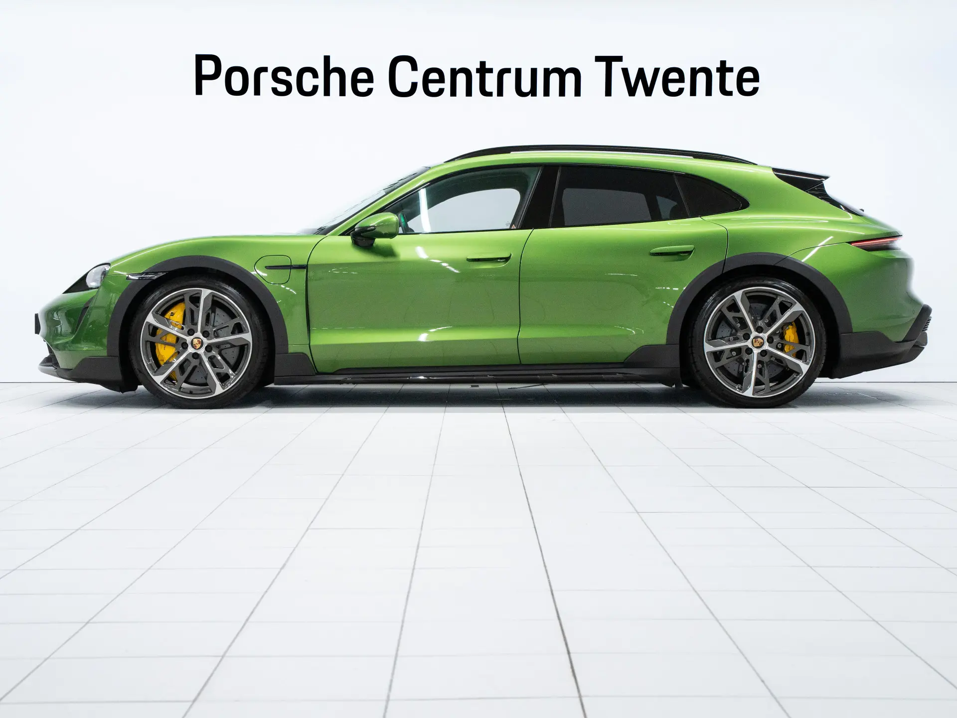 Taycan Turbo S Cross Turismo