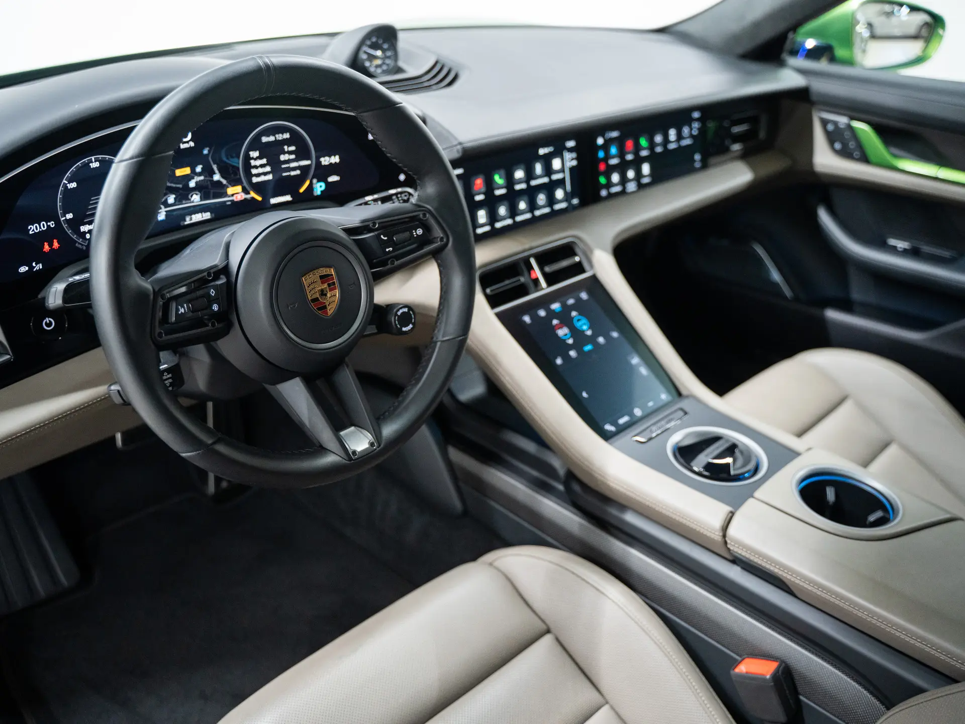 Taycan Turbo S Cross Turismo