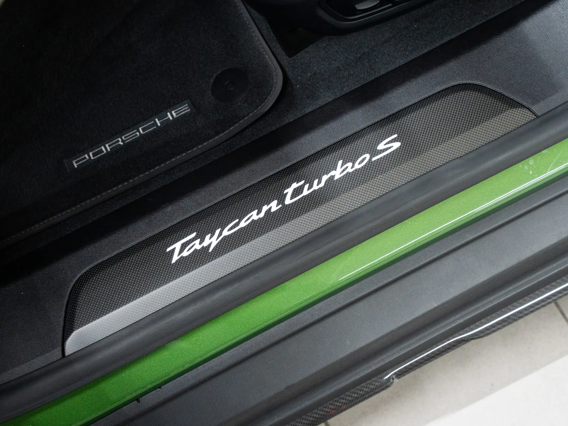 Taycan Turbo S Cross Turismo