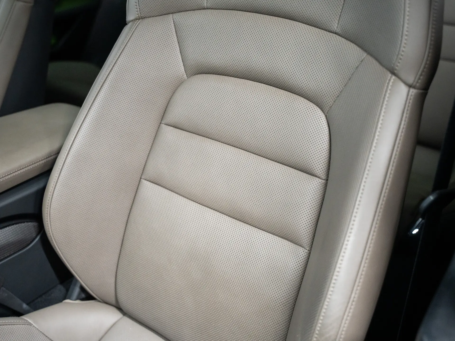 Taycan Turbo S Cross Turismo