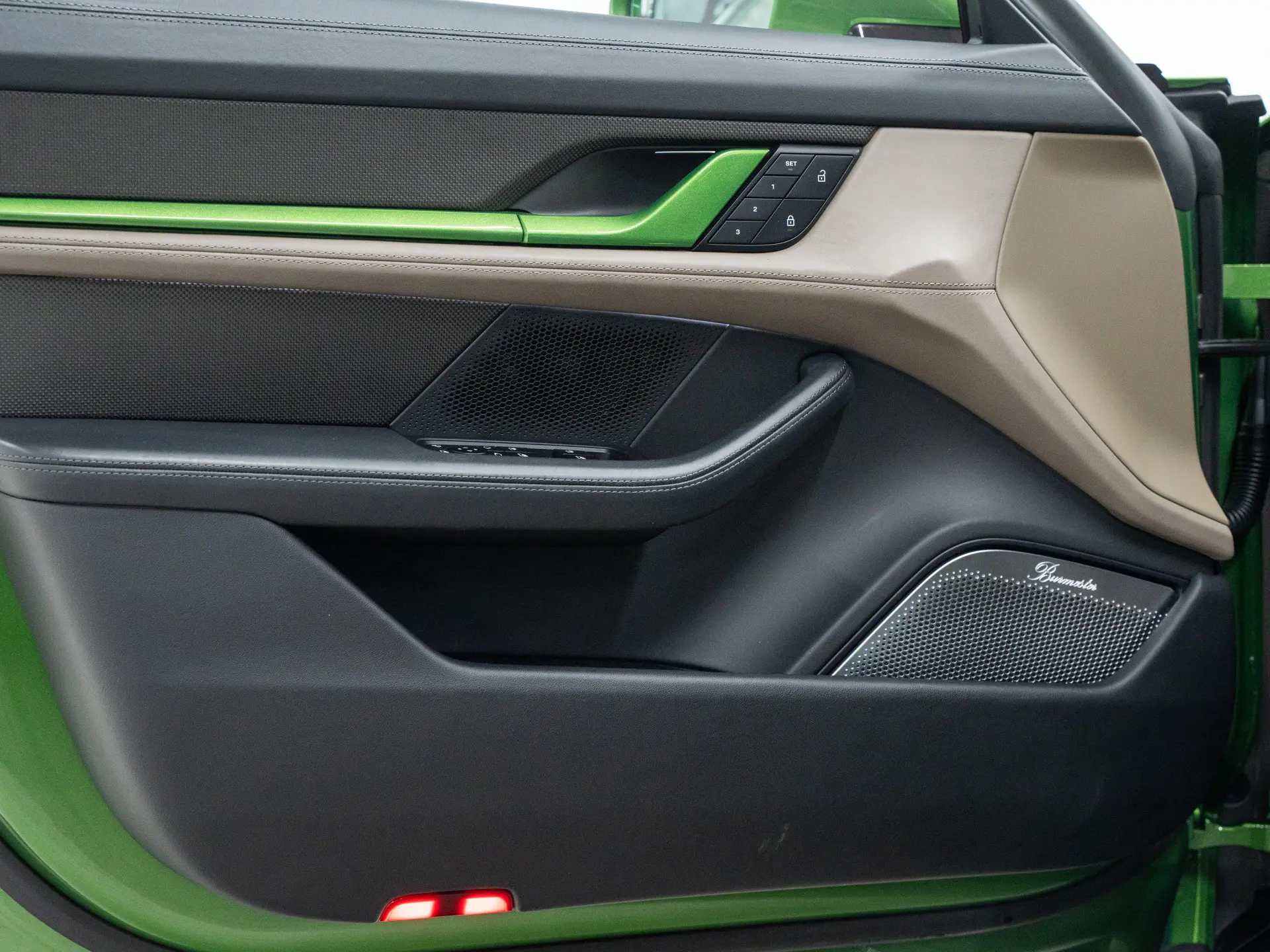 Taycan Turbo S Cross Turismo