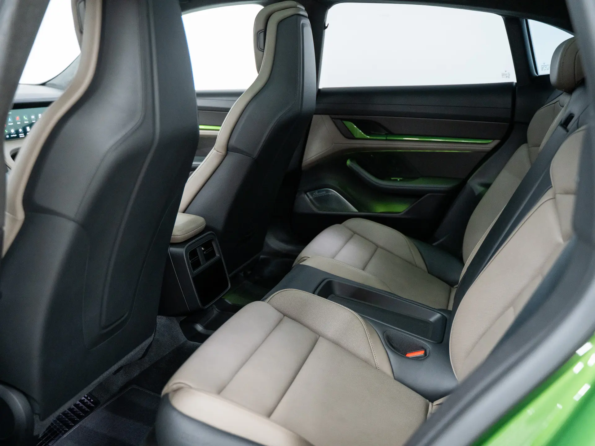 Taycan Turbo S Cross Turismo