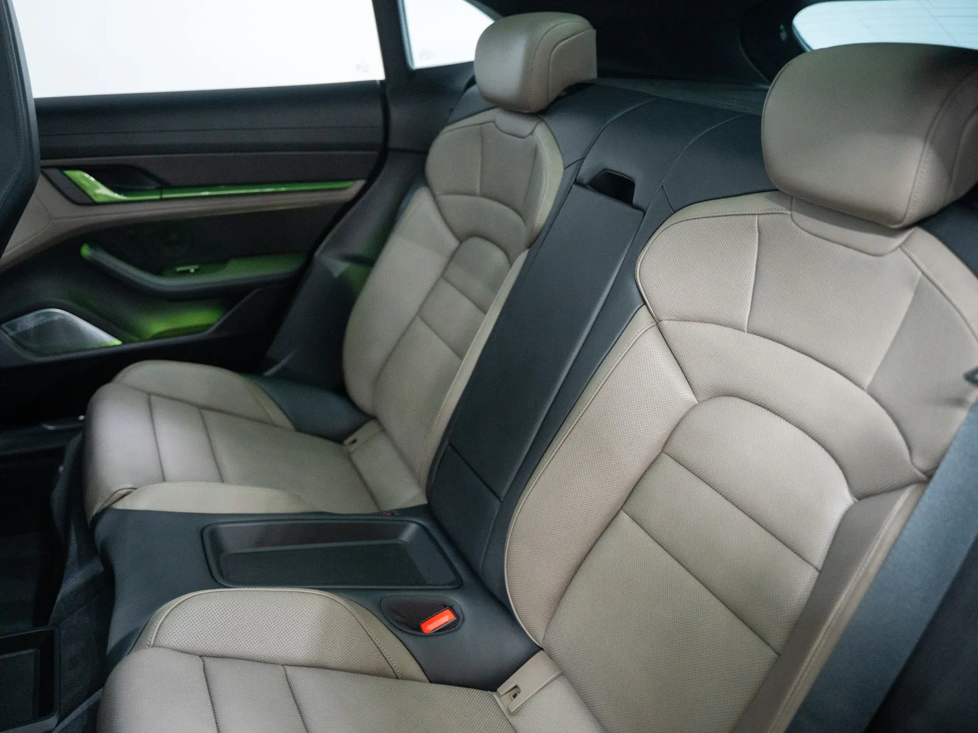 Taycan Turbo S Cross Turismo