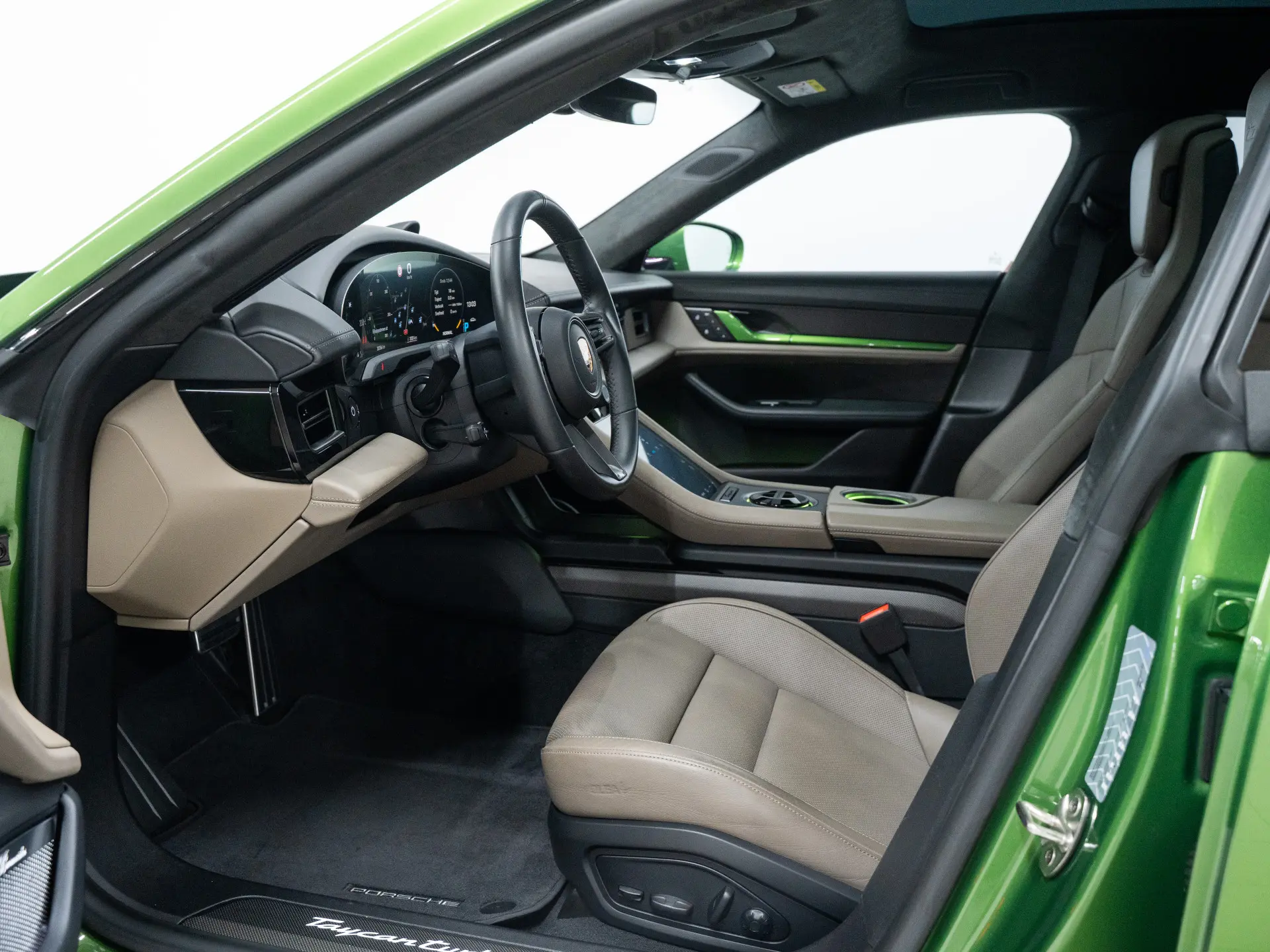 Taycan Turbo S Cross Turismo