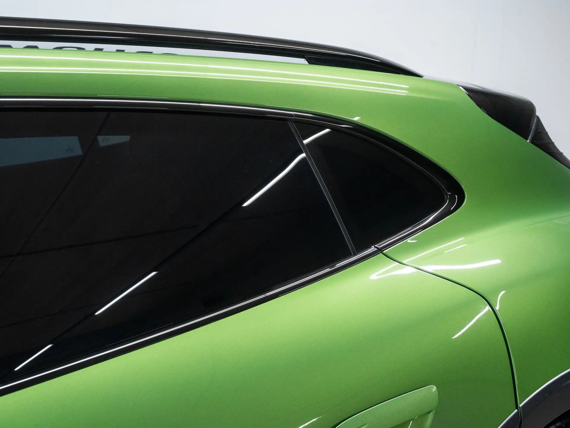 Taycan Turbo S Cross Turismo