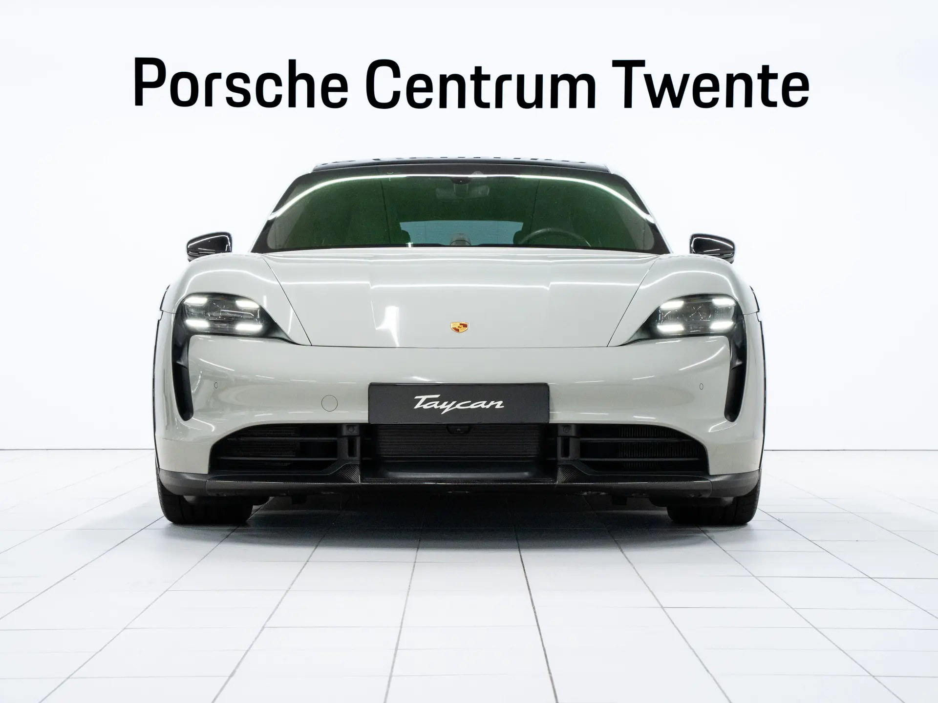 Taycan Turbo S Cross Turismo