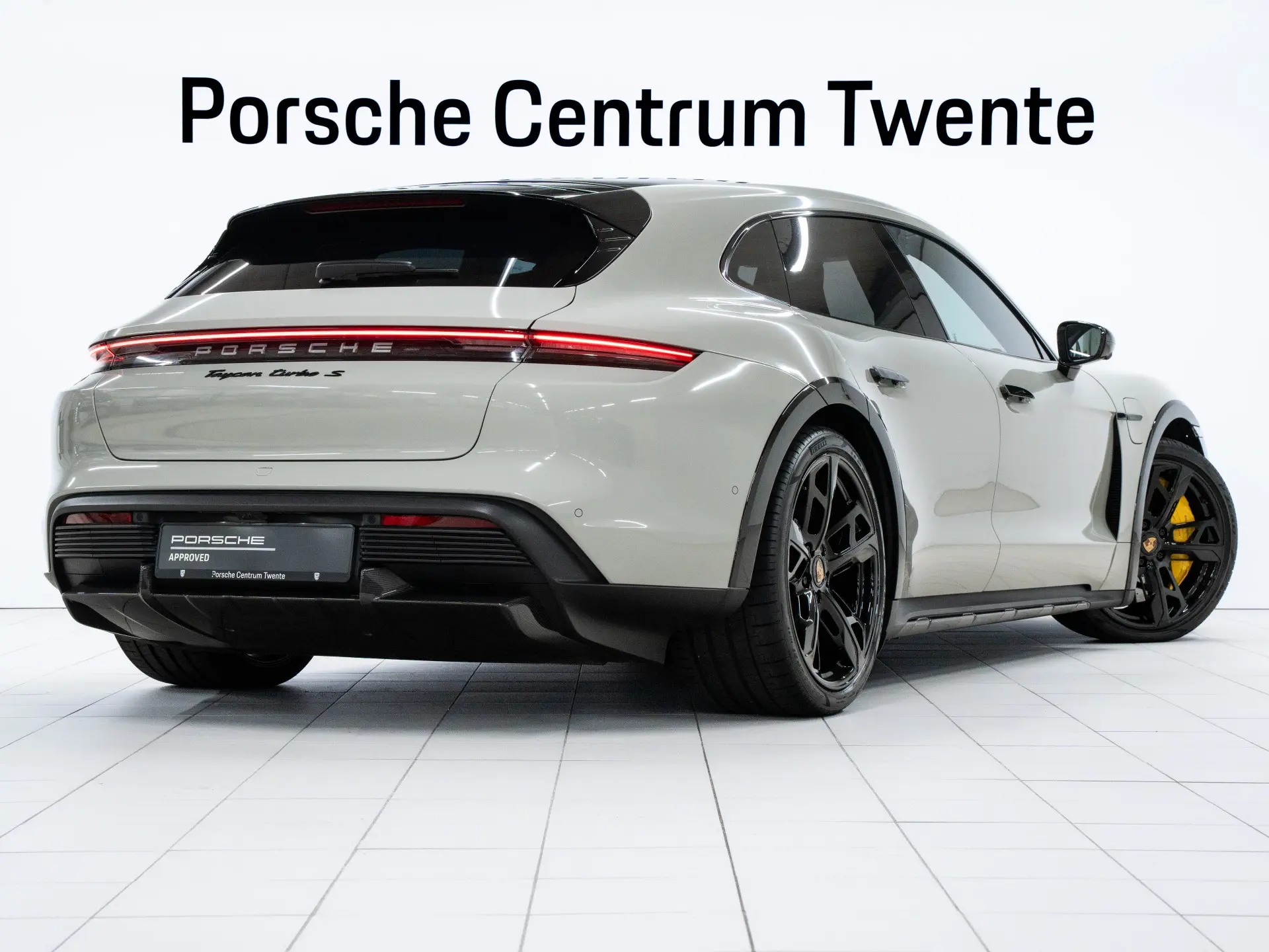 Taycan Turbo S Cross Turismo