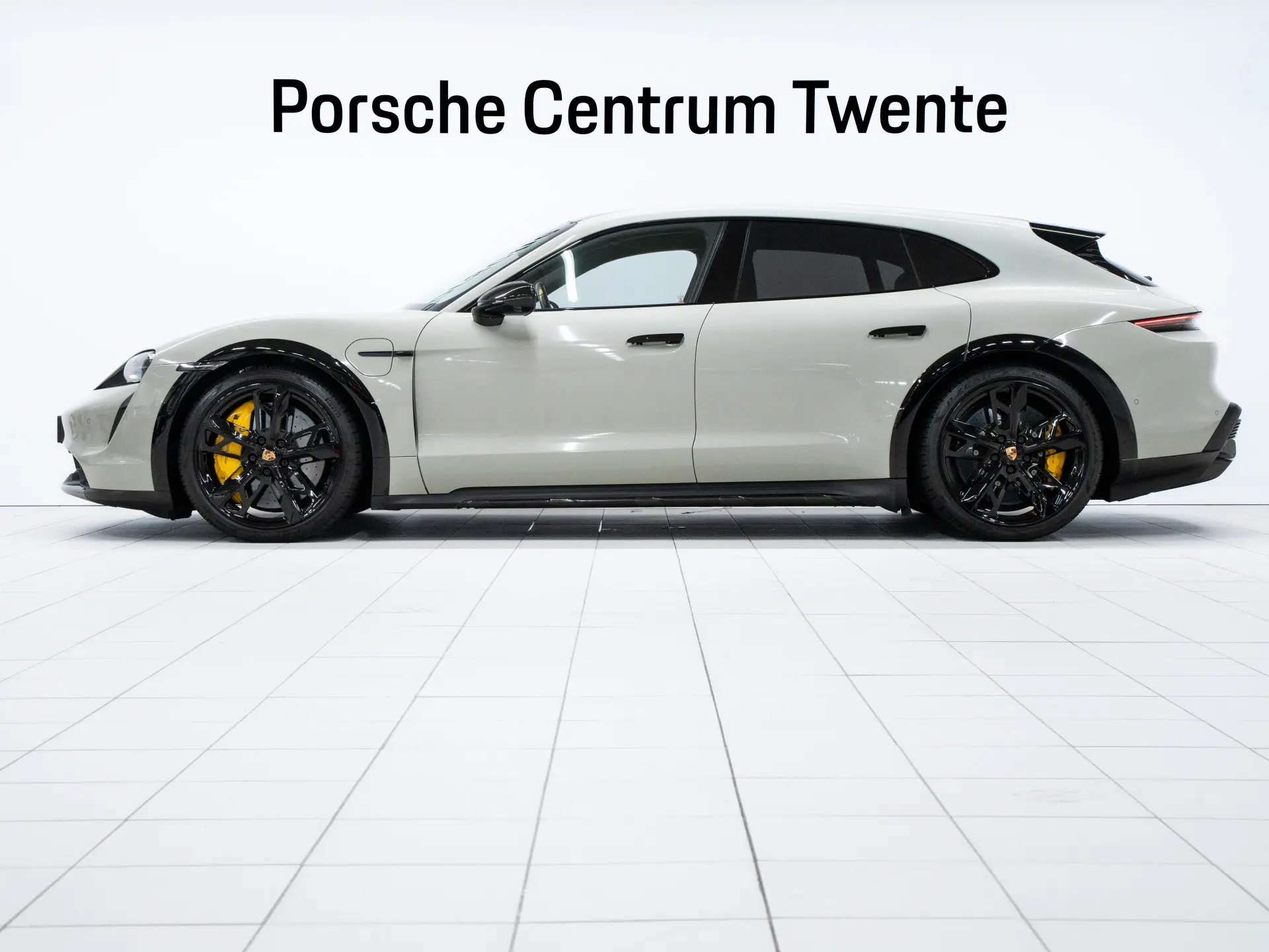 Taycan Turbo S Cross Turismo