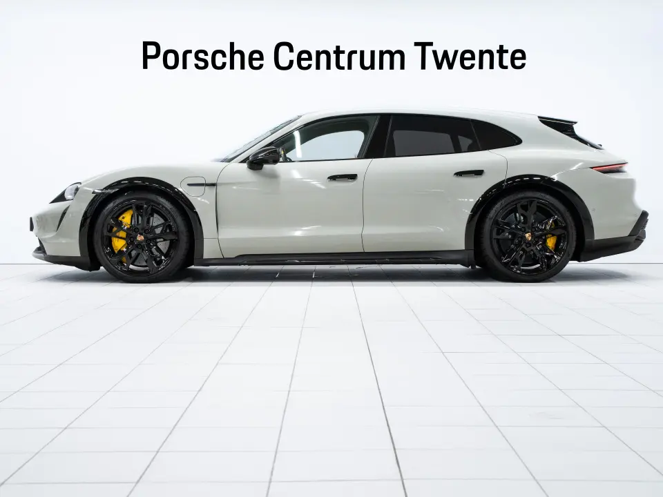 Taycan Turbo S Cross Turismo