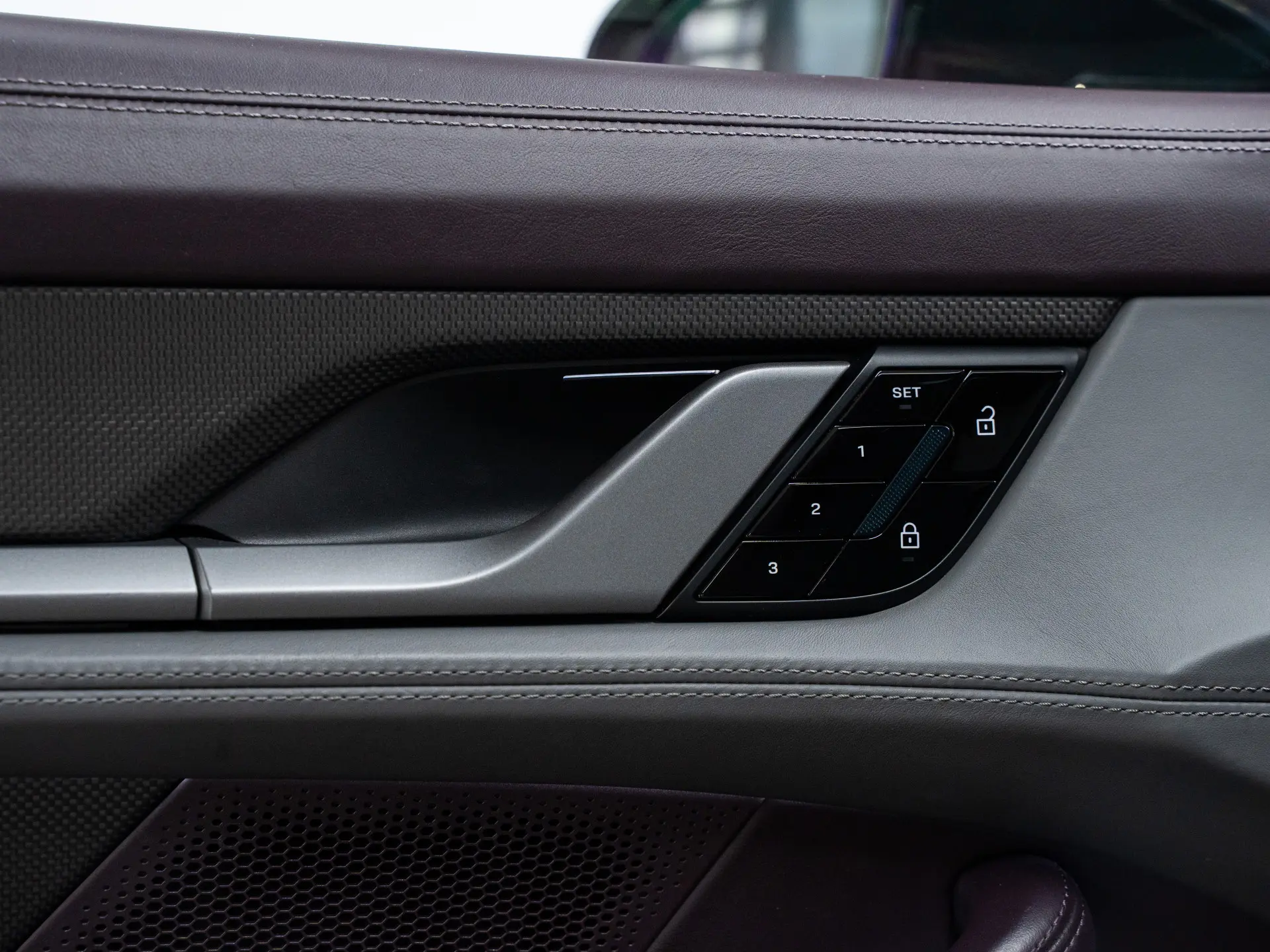 Taycan Turbo S Cross Turismo