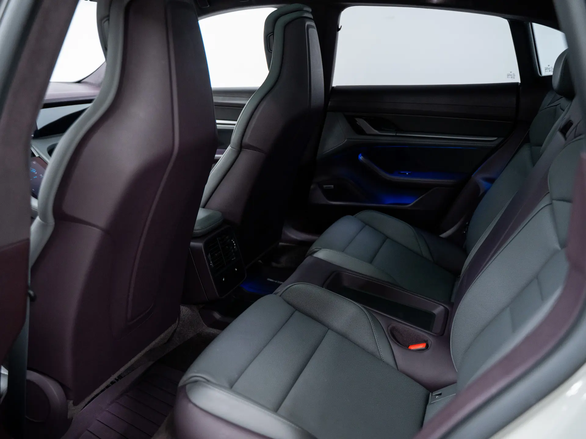 Taycan Turbo S Cross Turismo