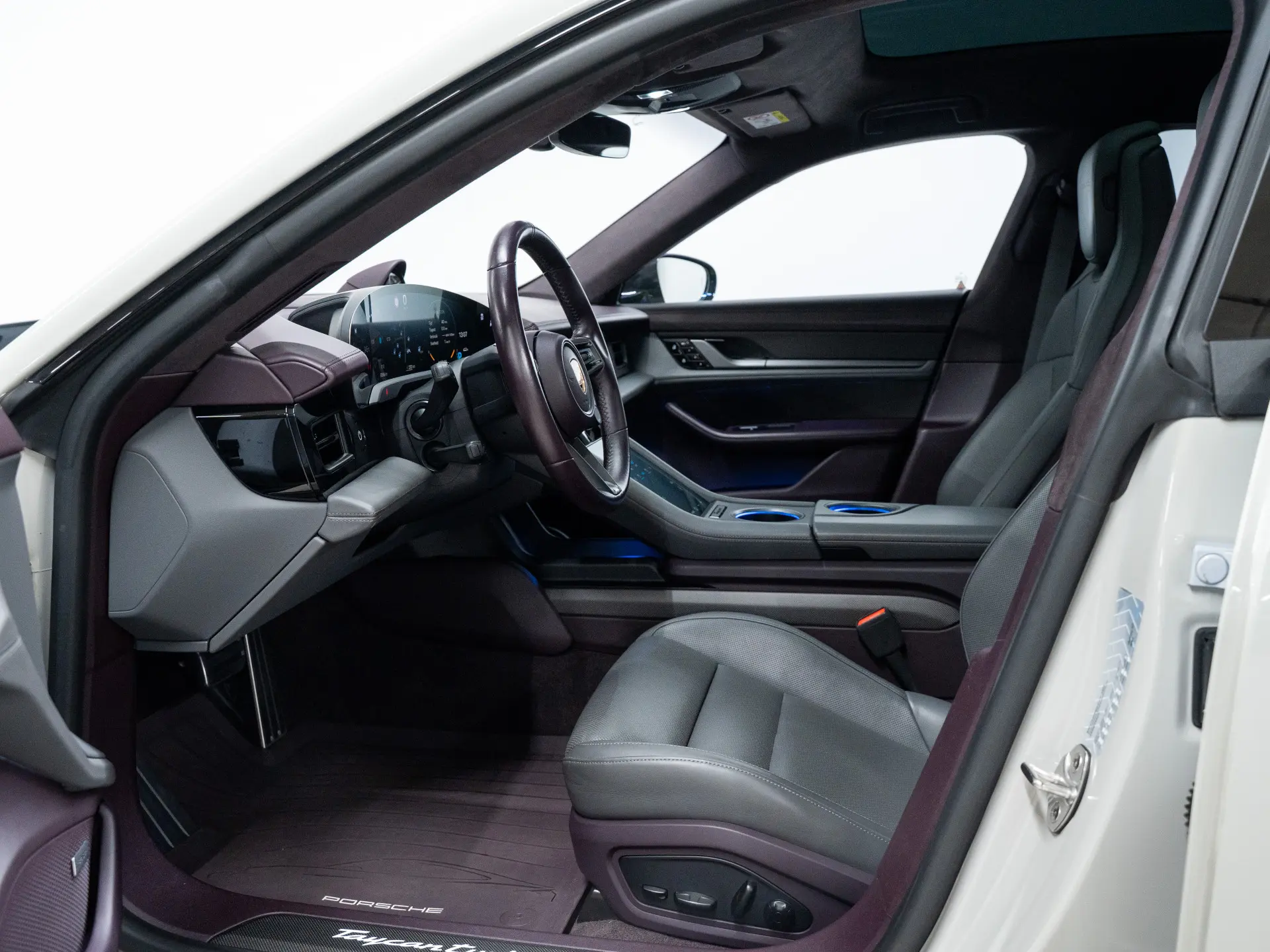 Taycan Turbo S Cross Turismo