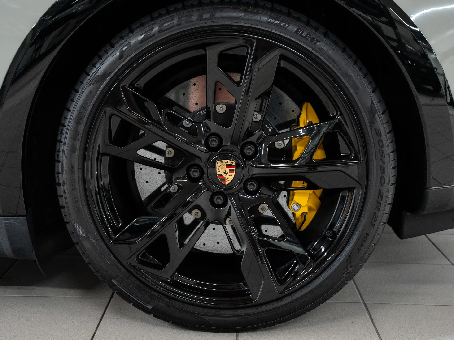 Taycan Turbo S Cross Turismo