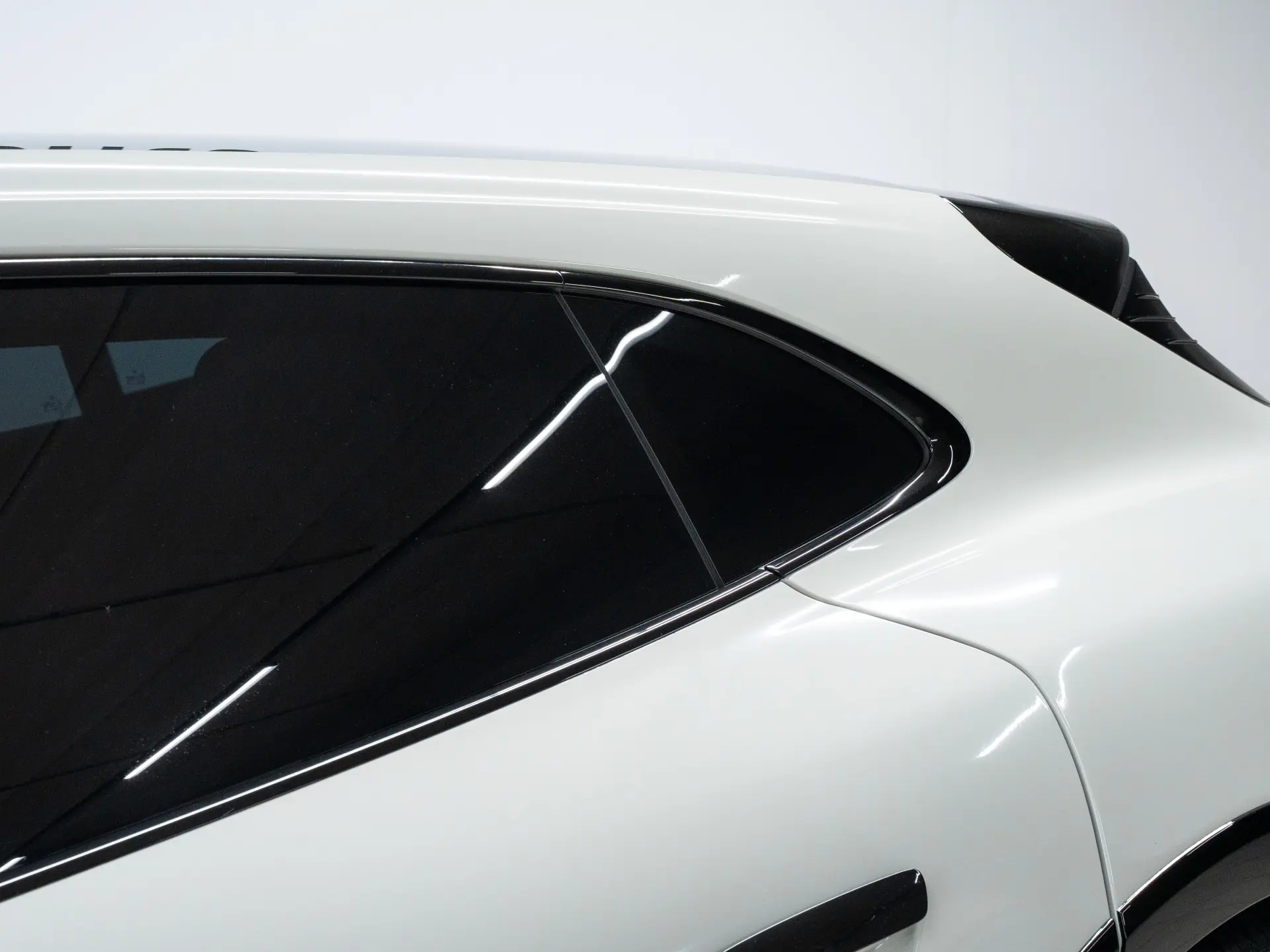 Taycan Turbo S Cross Turismo