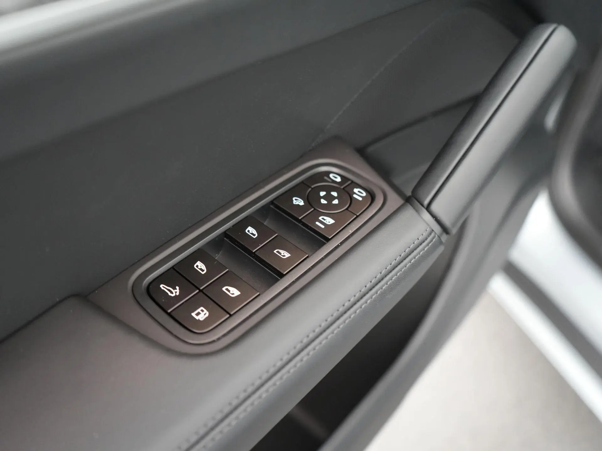 Cayenne Coupé 3.0 E-Hybrid Black Edition