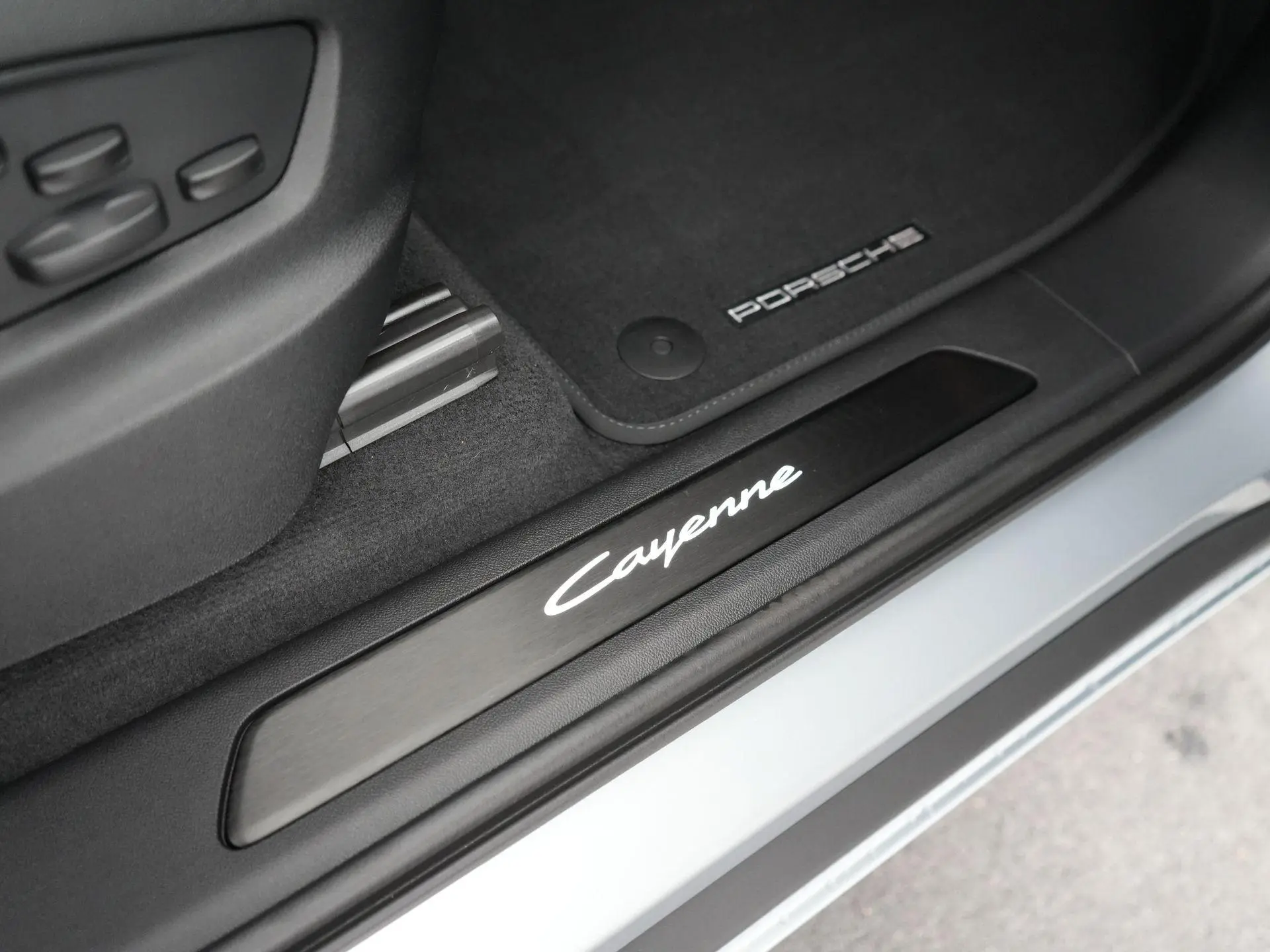 Cayenne Coupé 3.0 E-Hybrid Black Edition