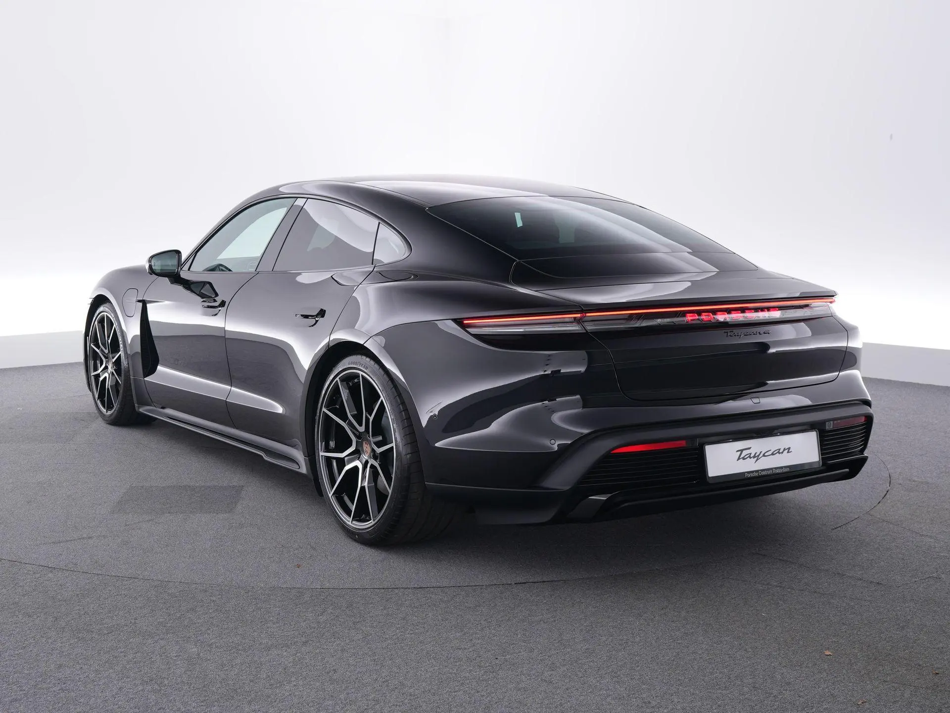 Taycan 4 Black Edition 105 kWh