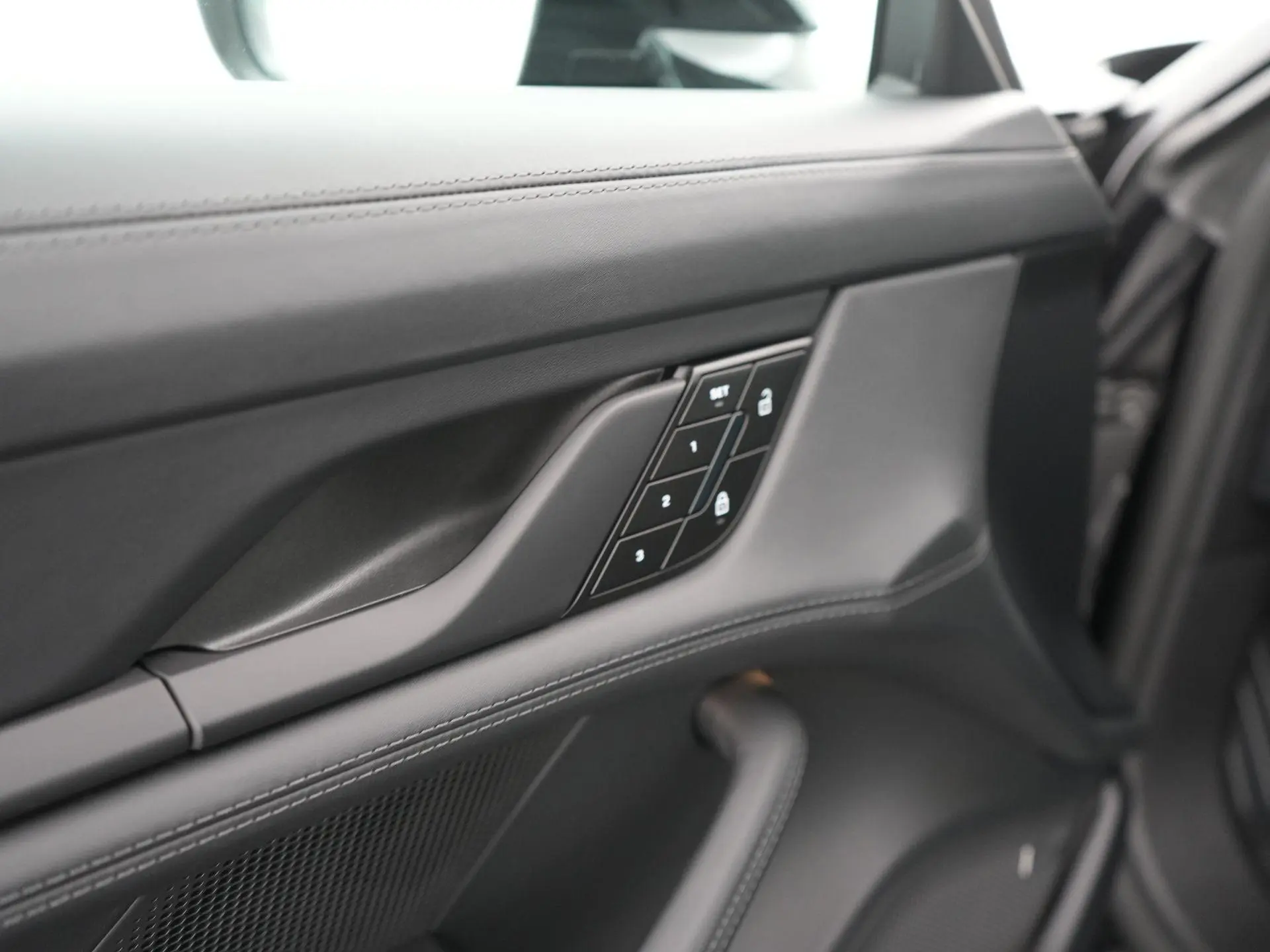 Taycan 4 Black Edition 105 kWh