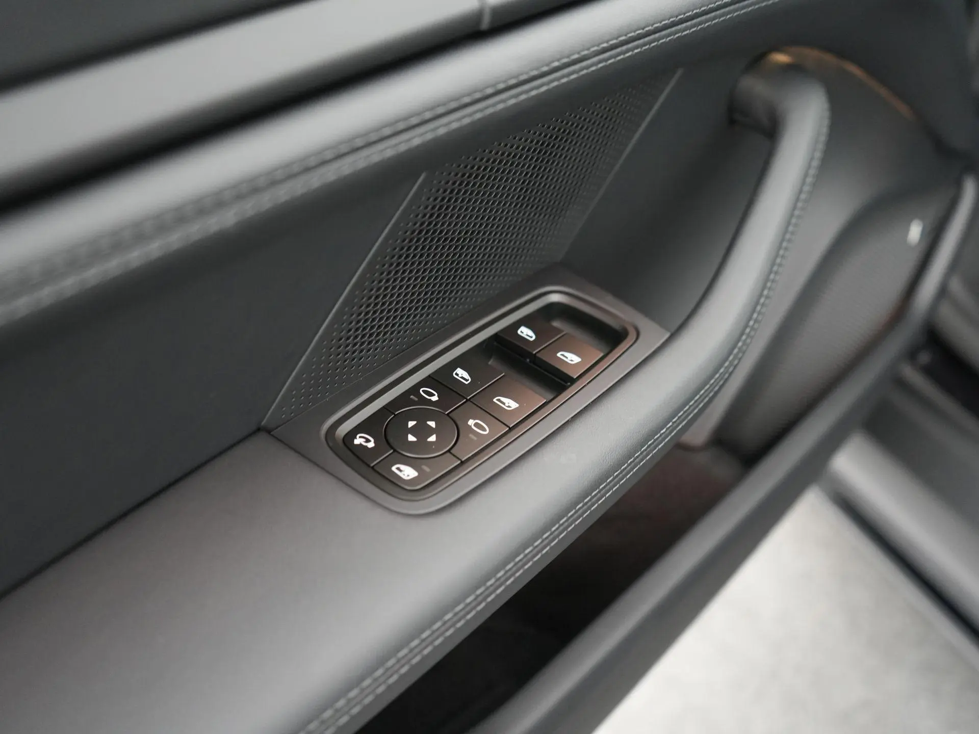 Taycan 4 Black Edition 105 kWh