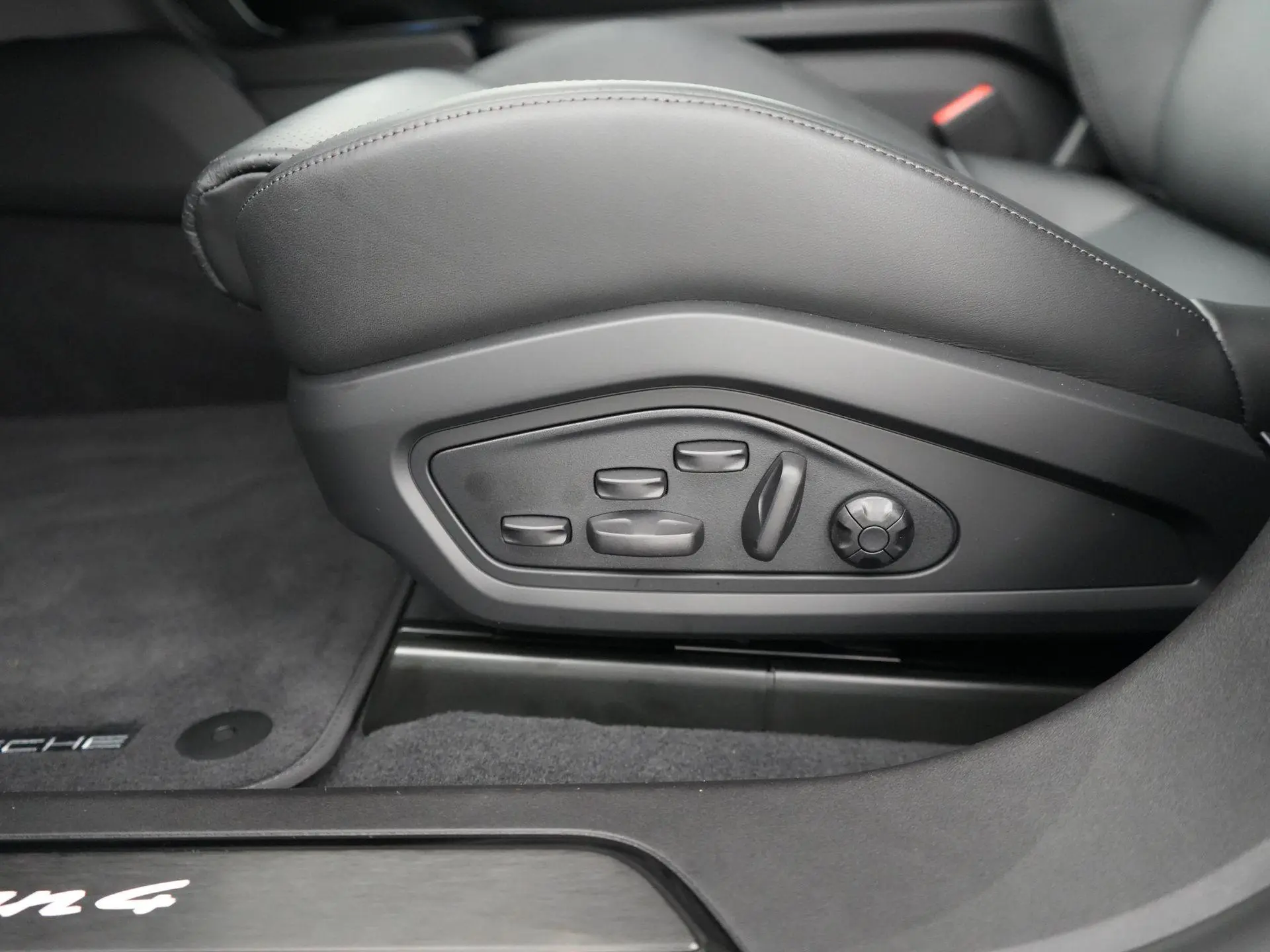 Taycan 4 Black Edition 105 kWh