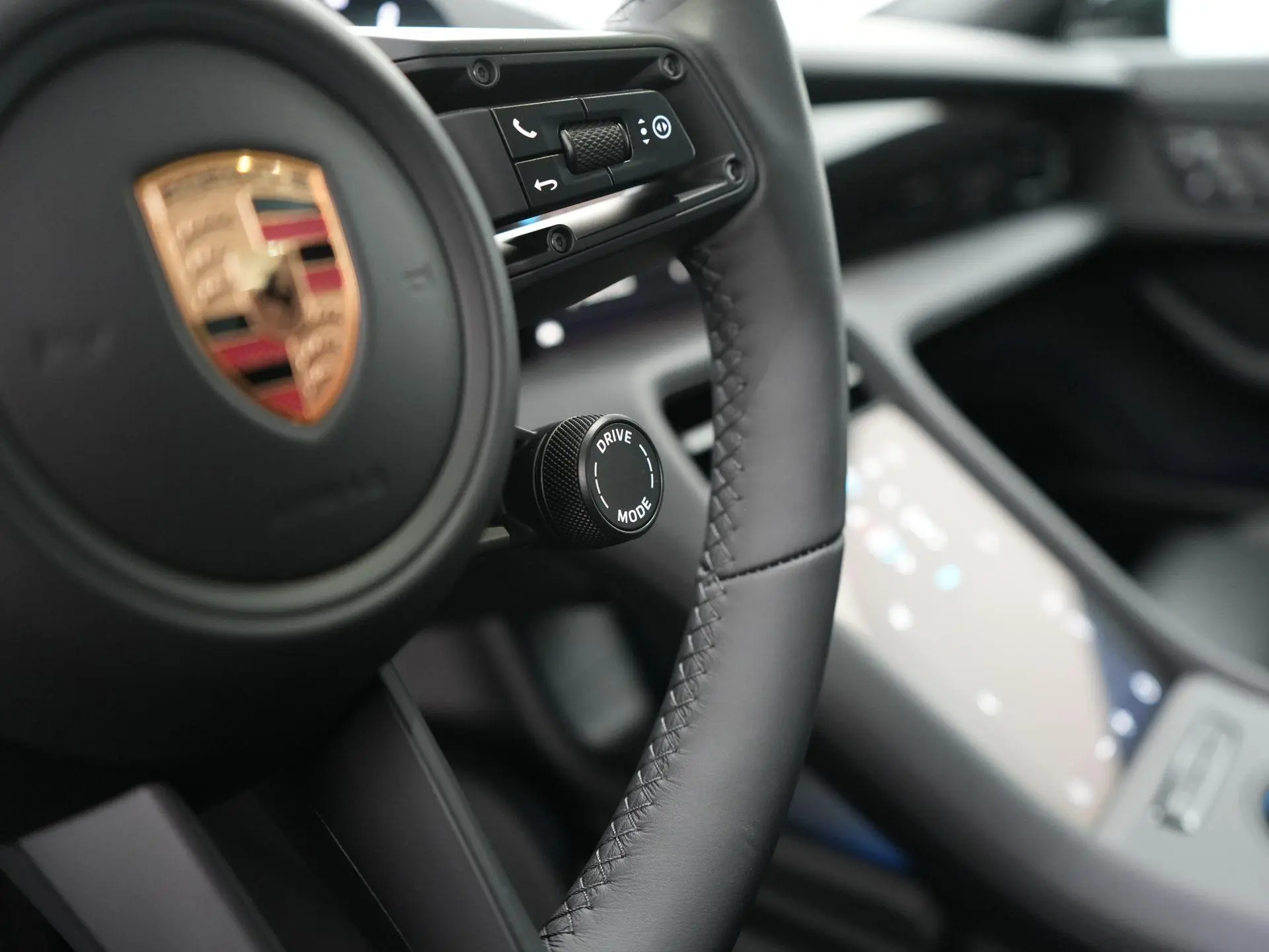 Taycan 4 Black Edition 105 kWh