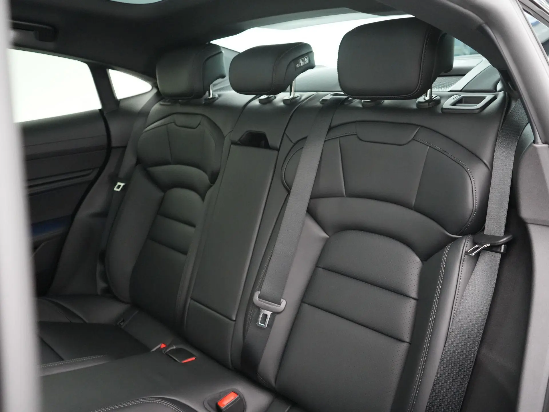 Taycan 4 Black Edition 105 kWh