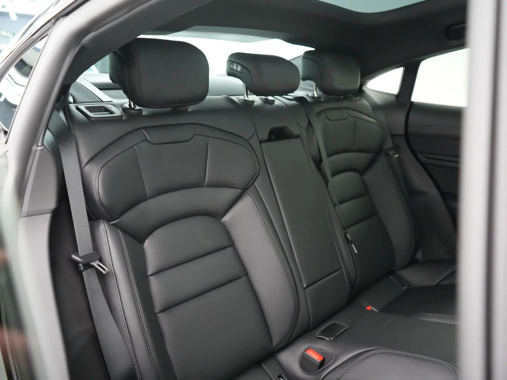 Taycan 4 Black Edition 105 kWh