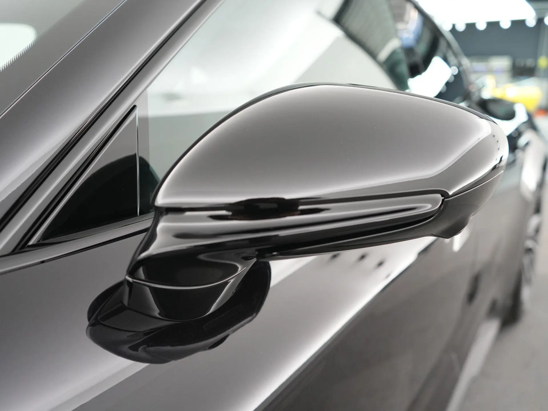 Taycan 4 Black Edition 105 kWh