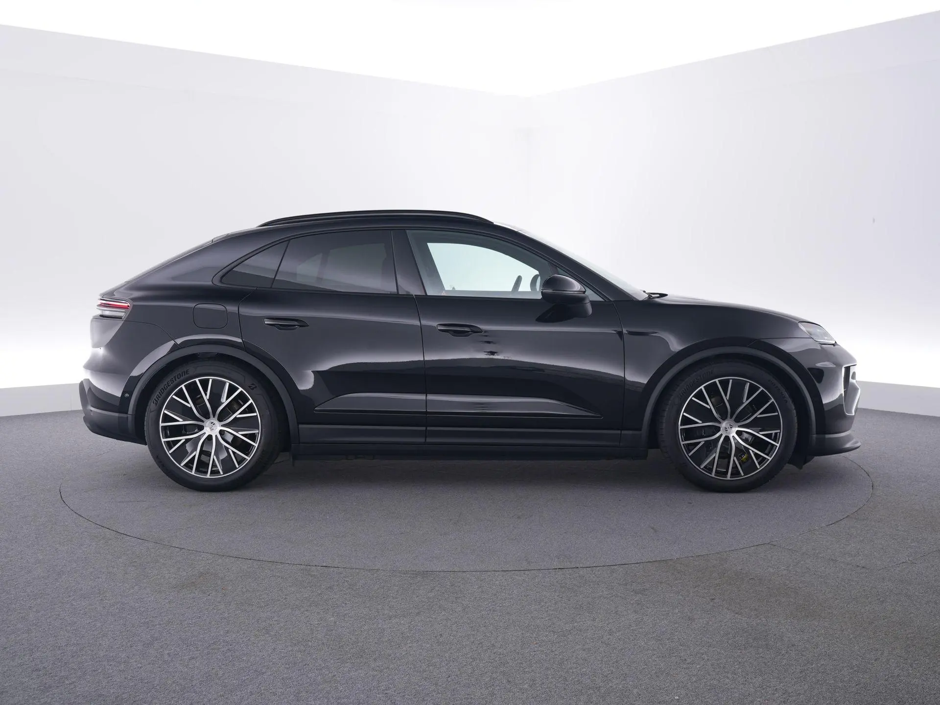 Macan 4 100 kWh