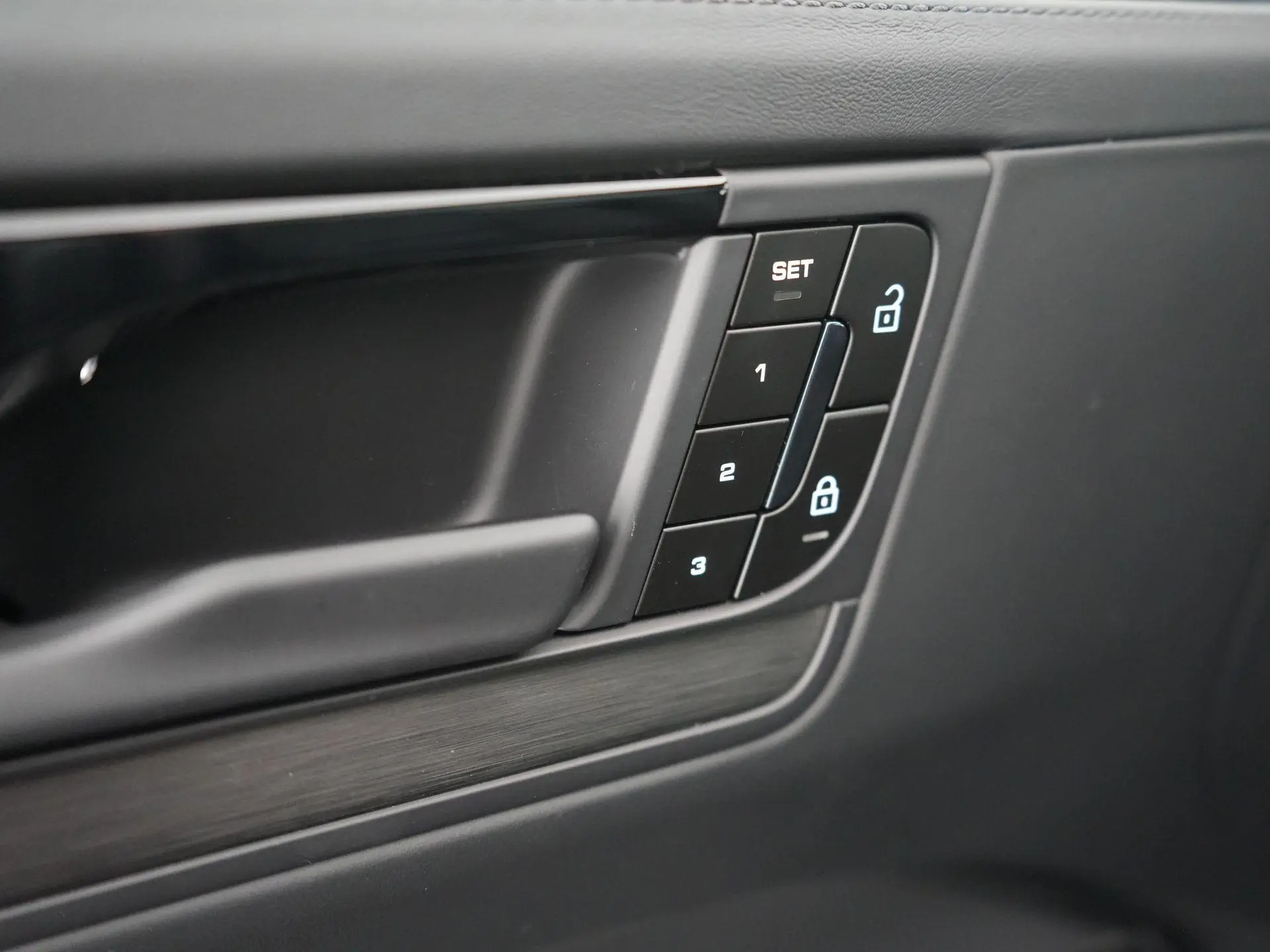 Cayenne Coupé 3.0 E-Hybrid Black Edition