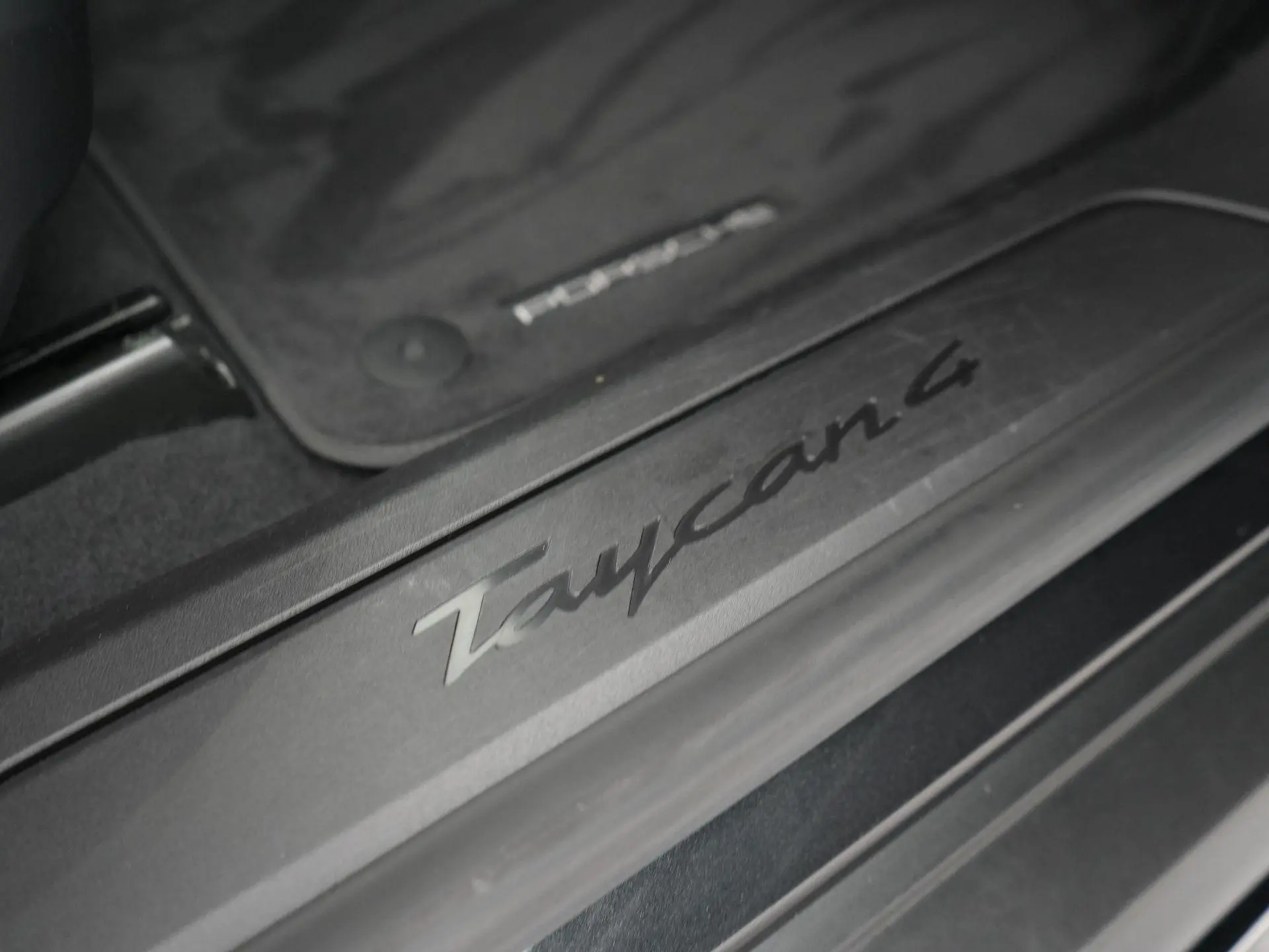 Taycan Cross Turismo 4 93 kWh