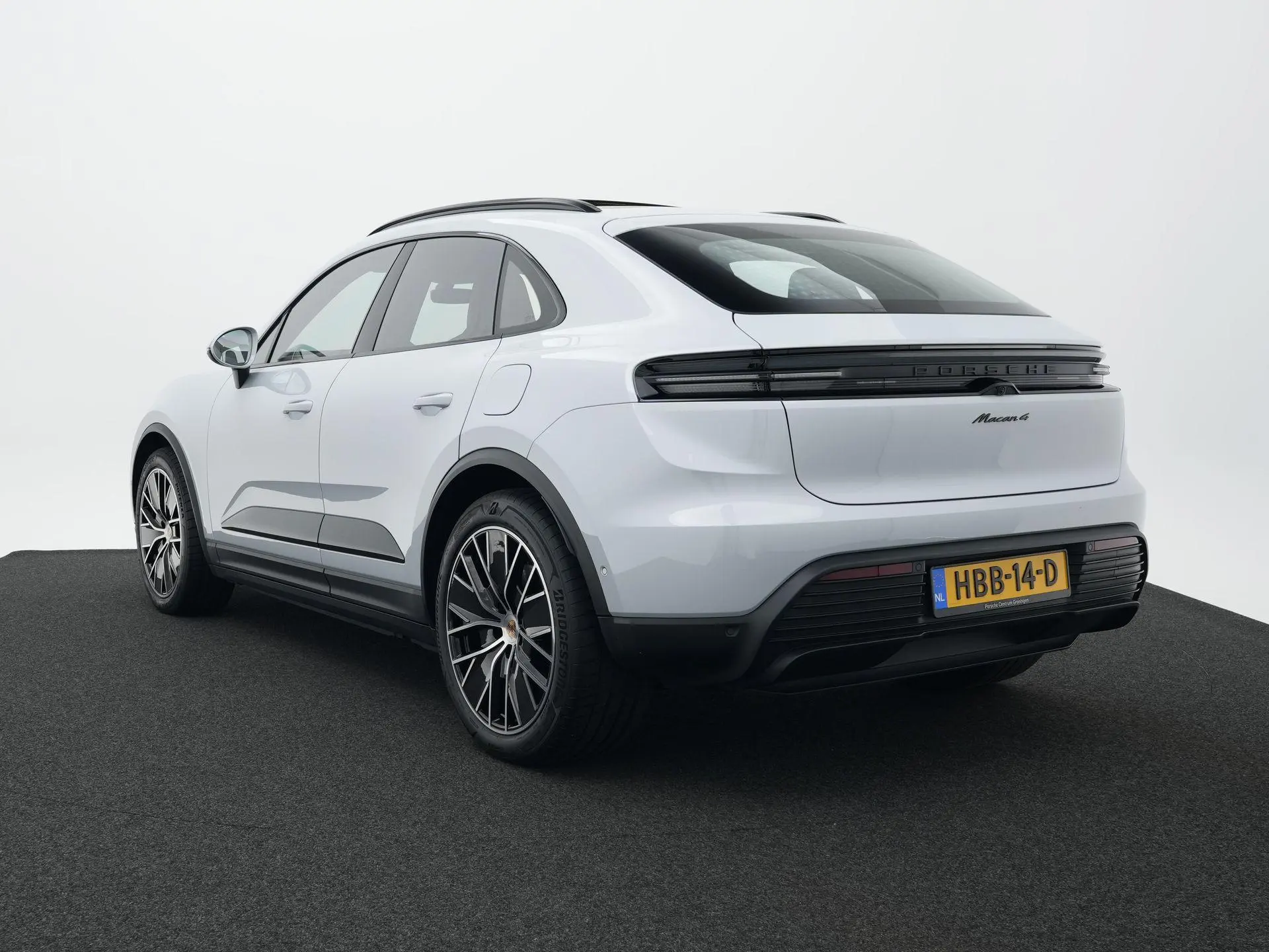 Macan 4