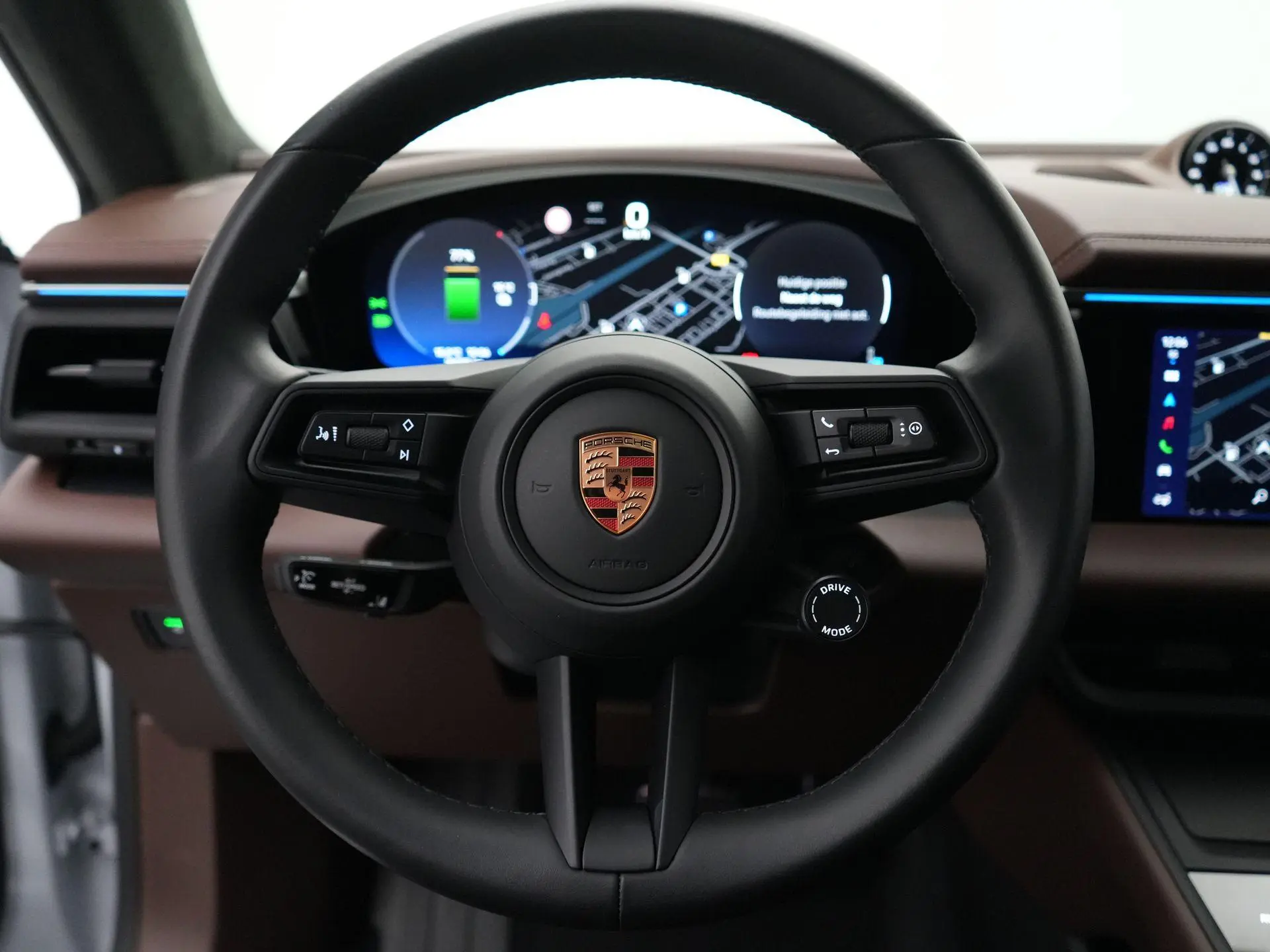 Macan 4
