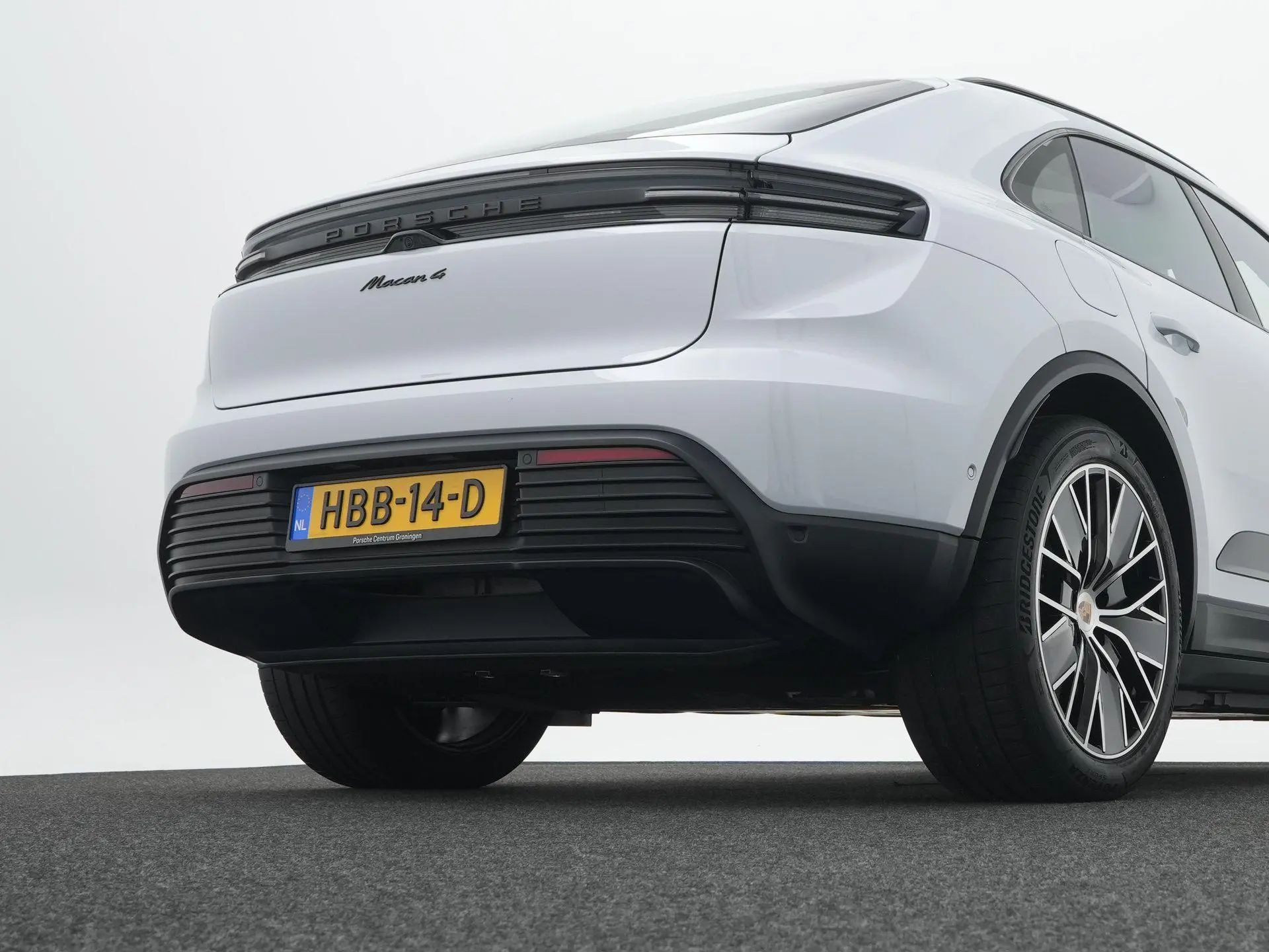 Macan 4