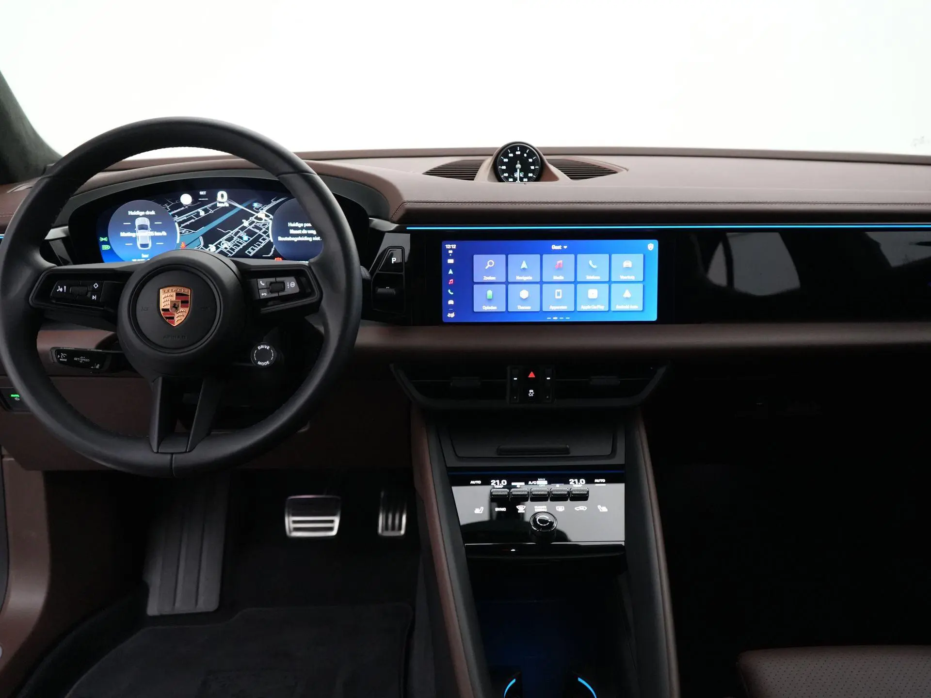 Macan 4