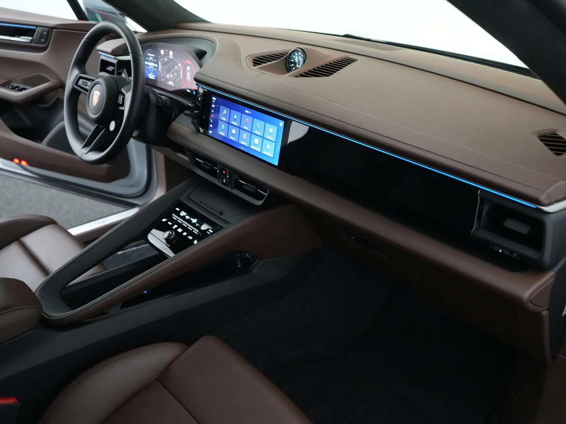 Macan 4