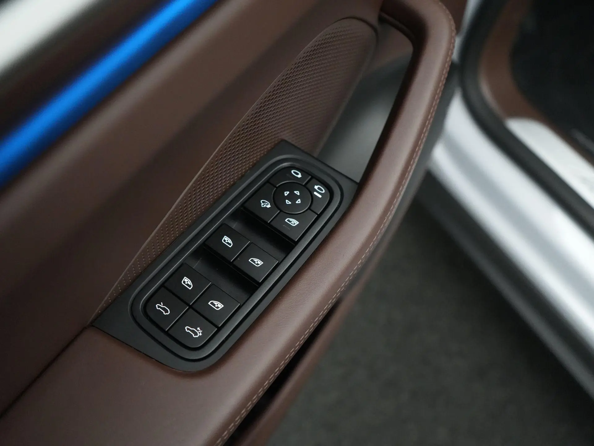 Macan 4