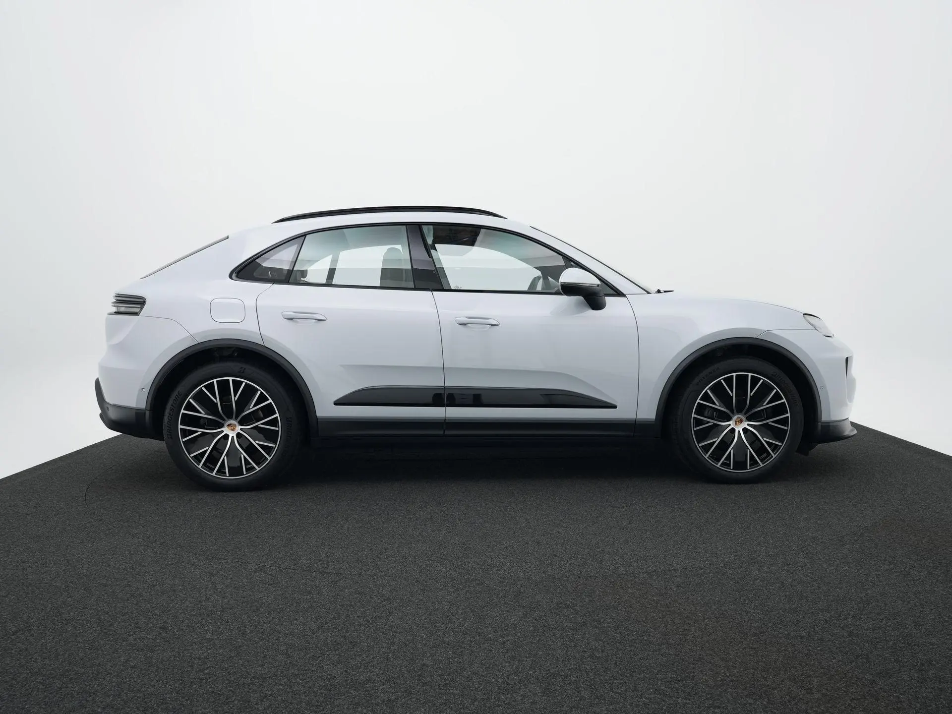 Macan 4