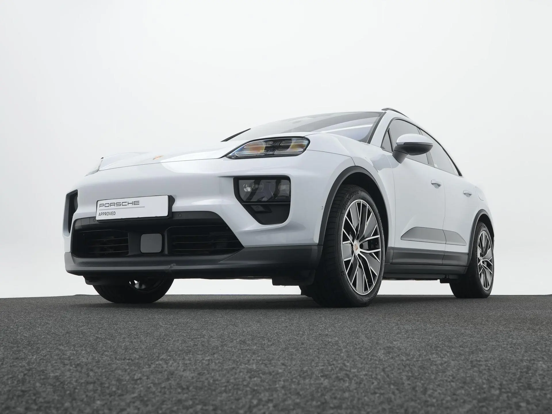 Macan 4